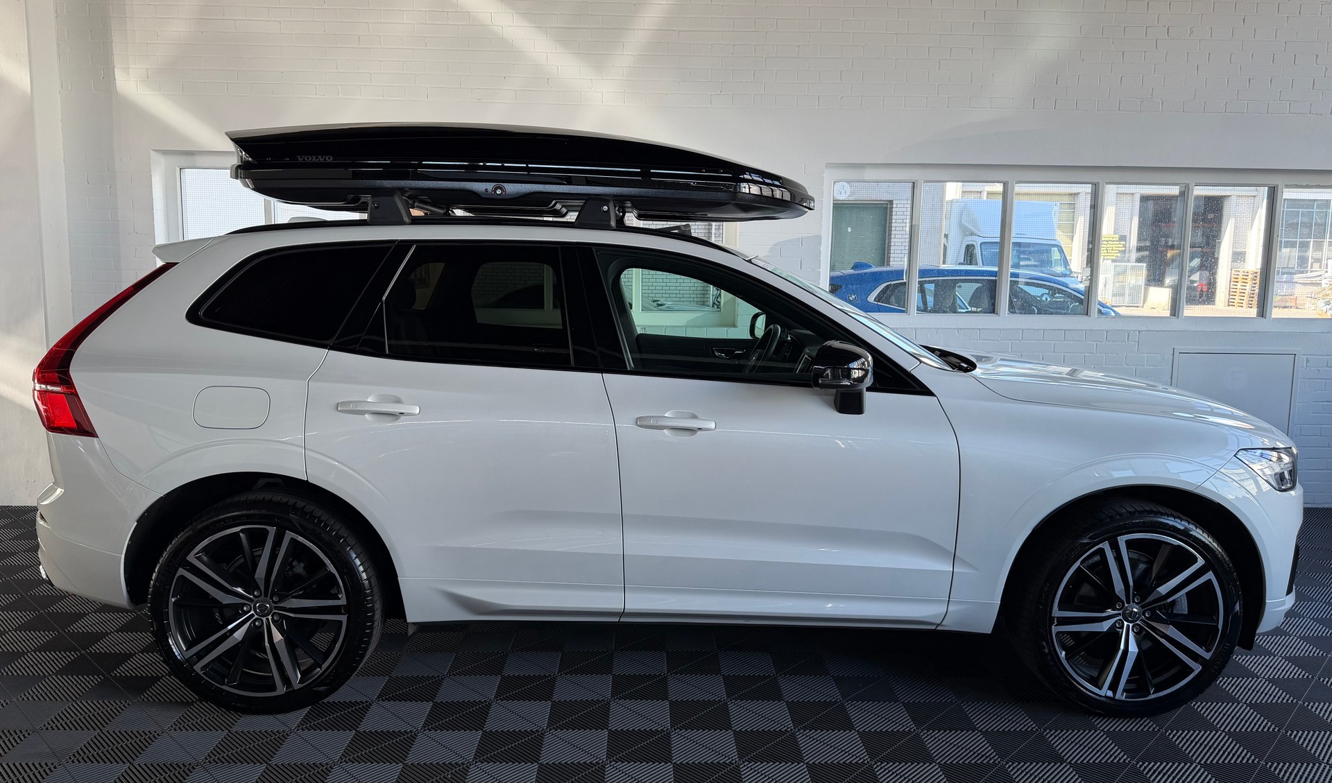 VOLVO XC60 T8 eAWD R-Design Geartronic-showroom-element-1