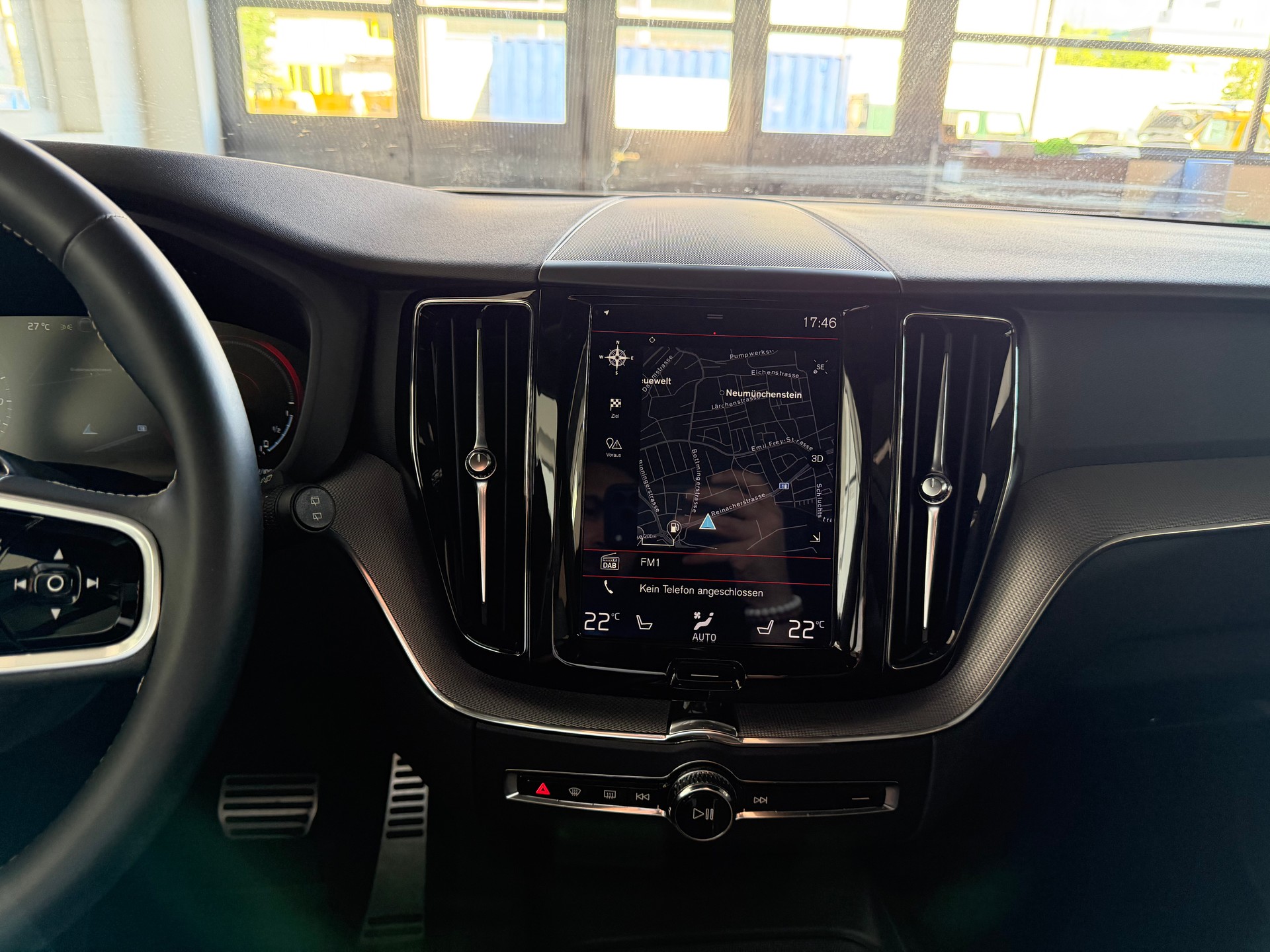 VOLVO XC60 T8 eAWD R-Design Geartronic-image-17