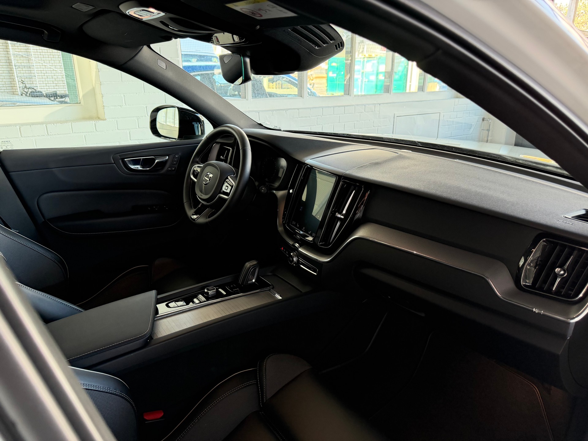 VOLVO XC60 T8 eAWD R-Design Geartronic-image-8