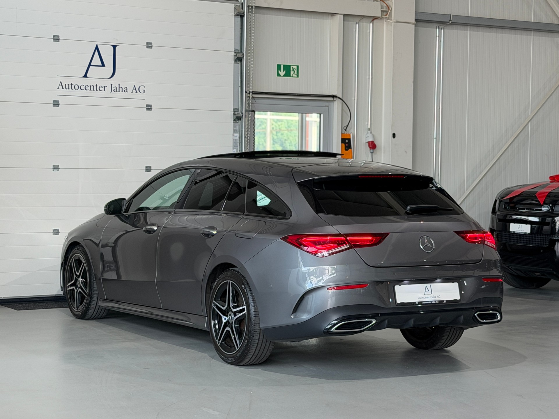 MERCEDES-BENZ CLA Shooting Brake 250 4Matic 7G-DCT AMG Line (CH) Carbon-image-7
