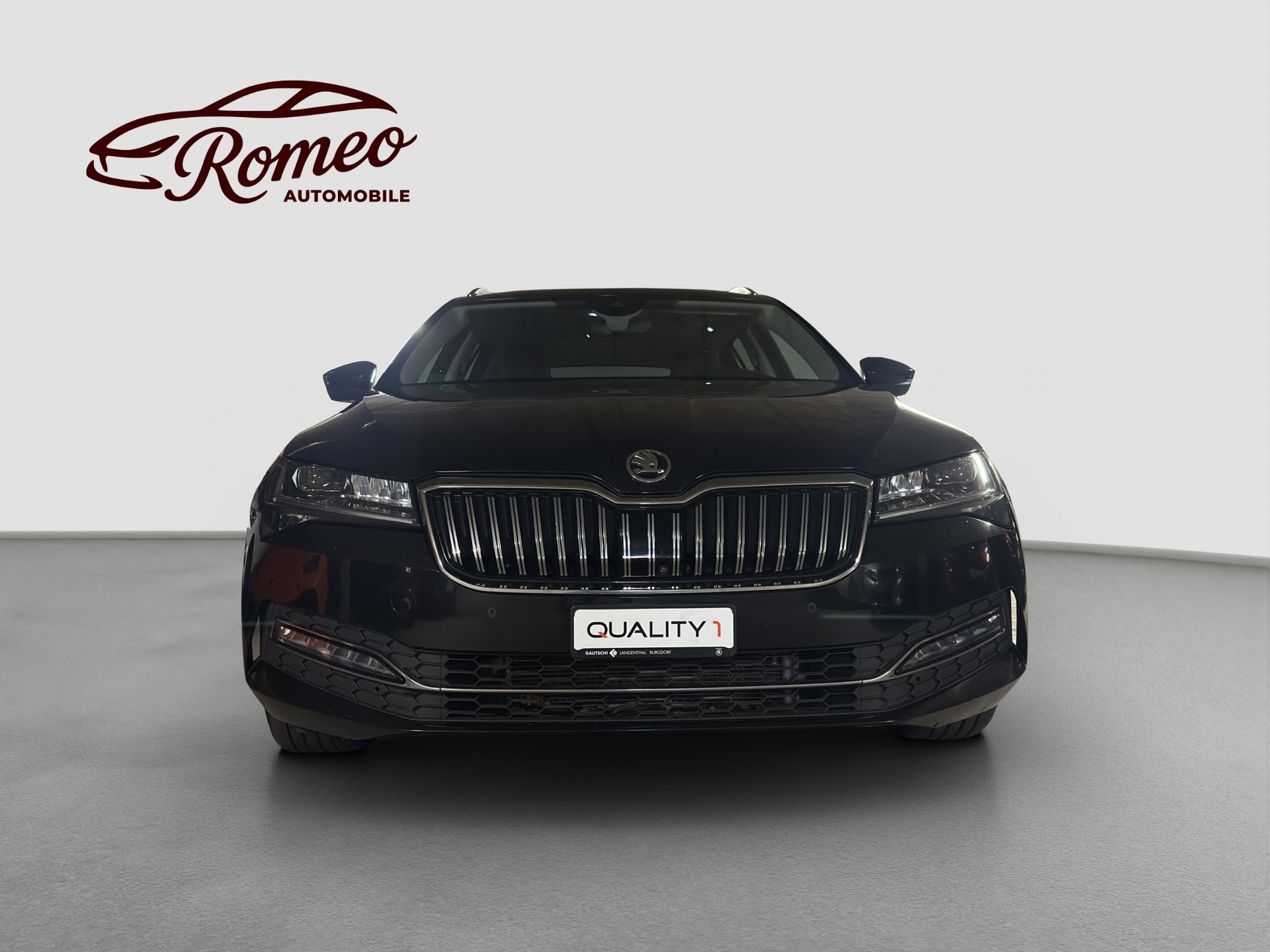 SKODA Superb Combi 2.0 TDi Style 4x4 DSG ** Frisch ab MFK und Service ** Panorama ** Leder-Alcantara **-image-7