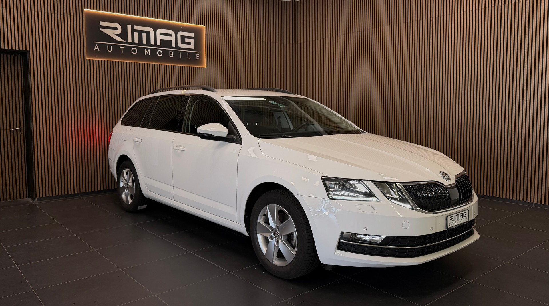 SKODA Octavia 1.5 G-tec Style CNG | CH-Fzg. | 8 Kompletträder | CarVertical-image-3