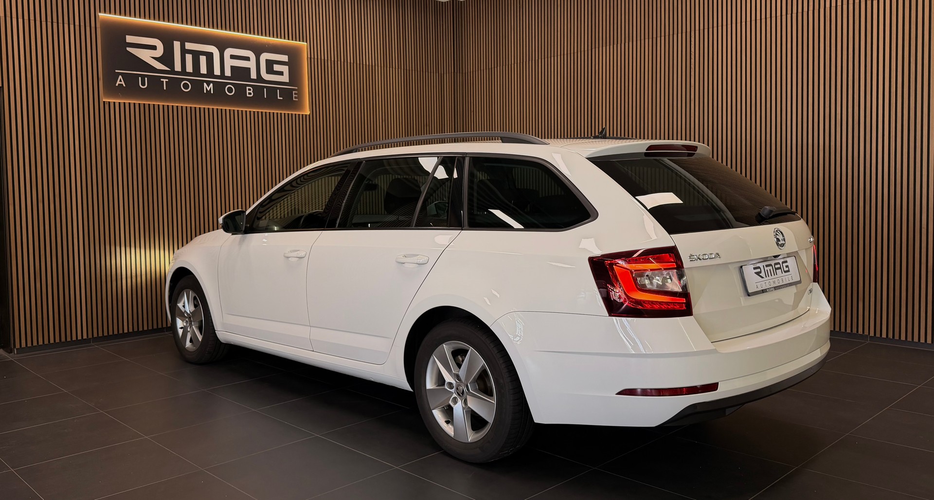 SKODA Octavia 1.5 G-tec Style CNG | CH-Fzg. | 8 Kompletträder | CarVertical-image-10