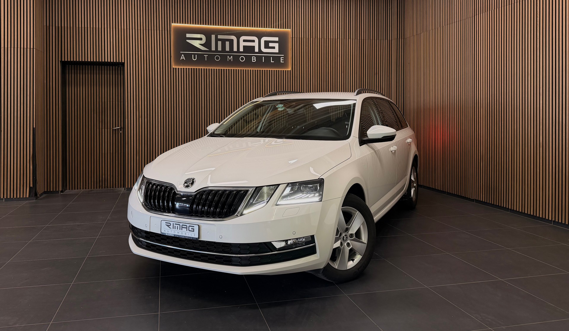SKODA Octavia 1.5 G-tec Style CNG | CH-Fzg. | 8 Kompletträder | CarVertical-image-0