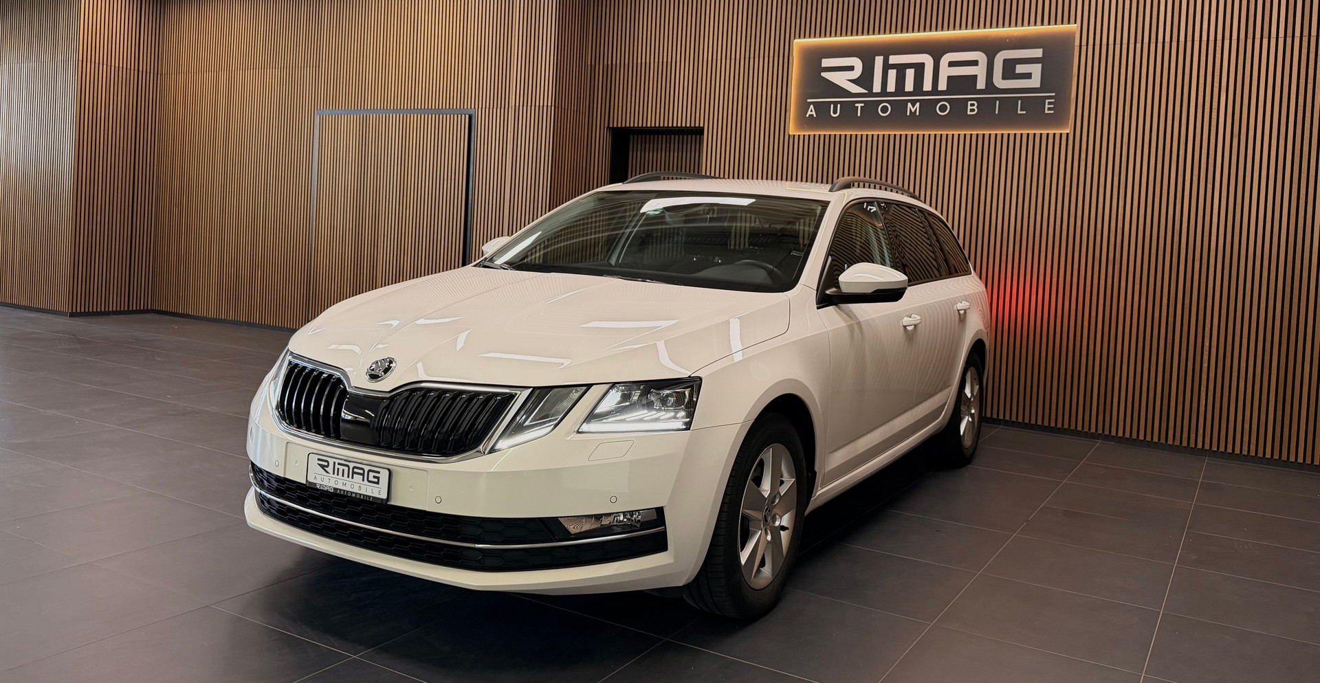 SKODA Octavia 1.5 G-tec Style CNG | CH-Fzg. | 8 Kompletträder | CarVertical-image-2