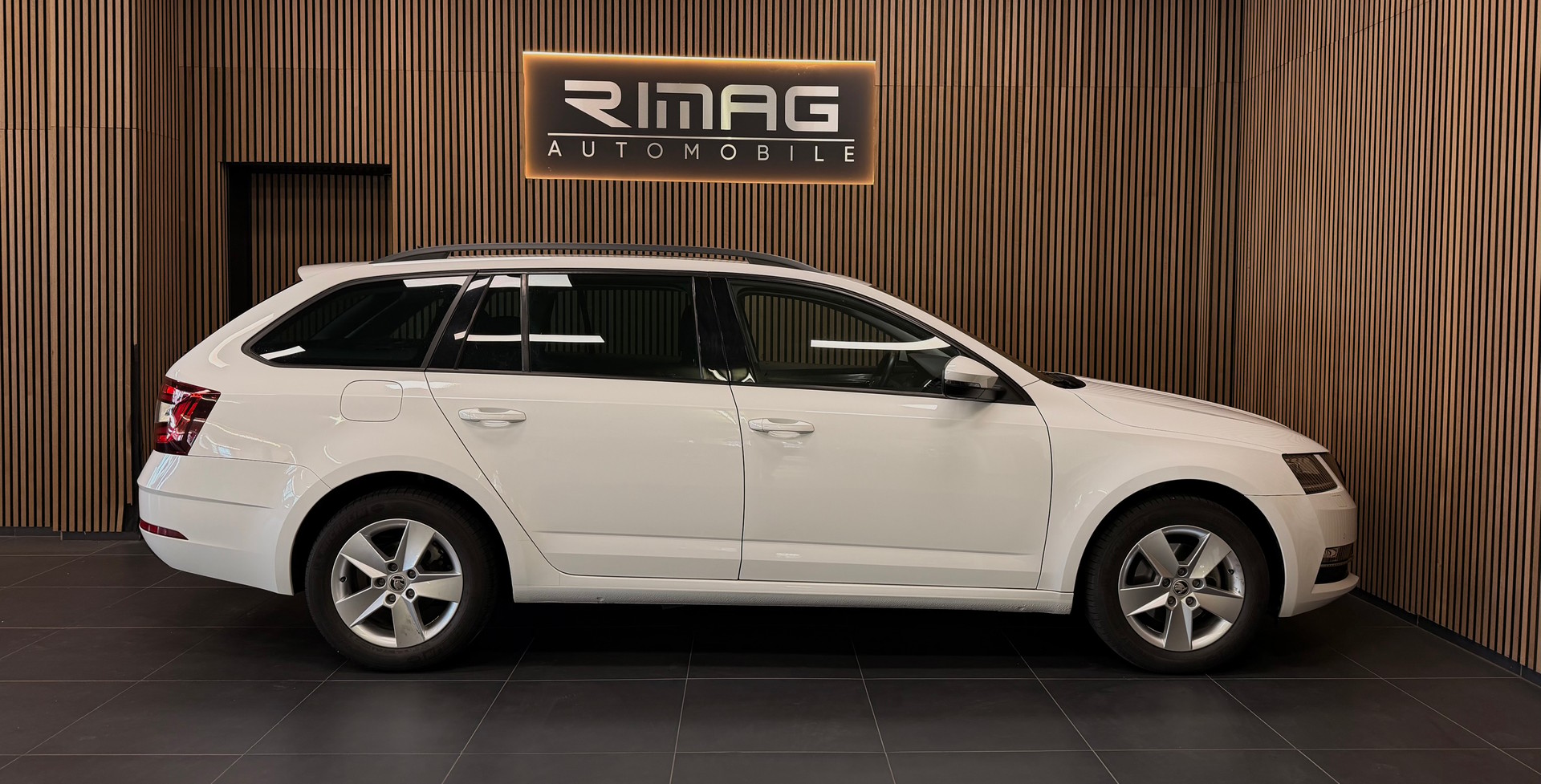 SKODA Octavia 1.5 G-tec Style CNG | CH-Fzg. | 8 Kompletträder | CarVertical-image-11