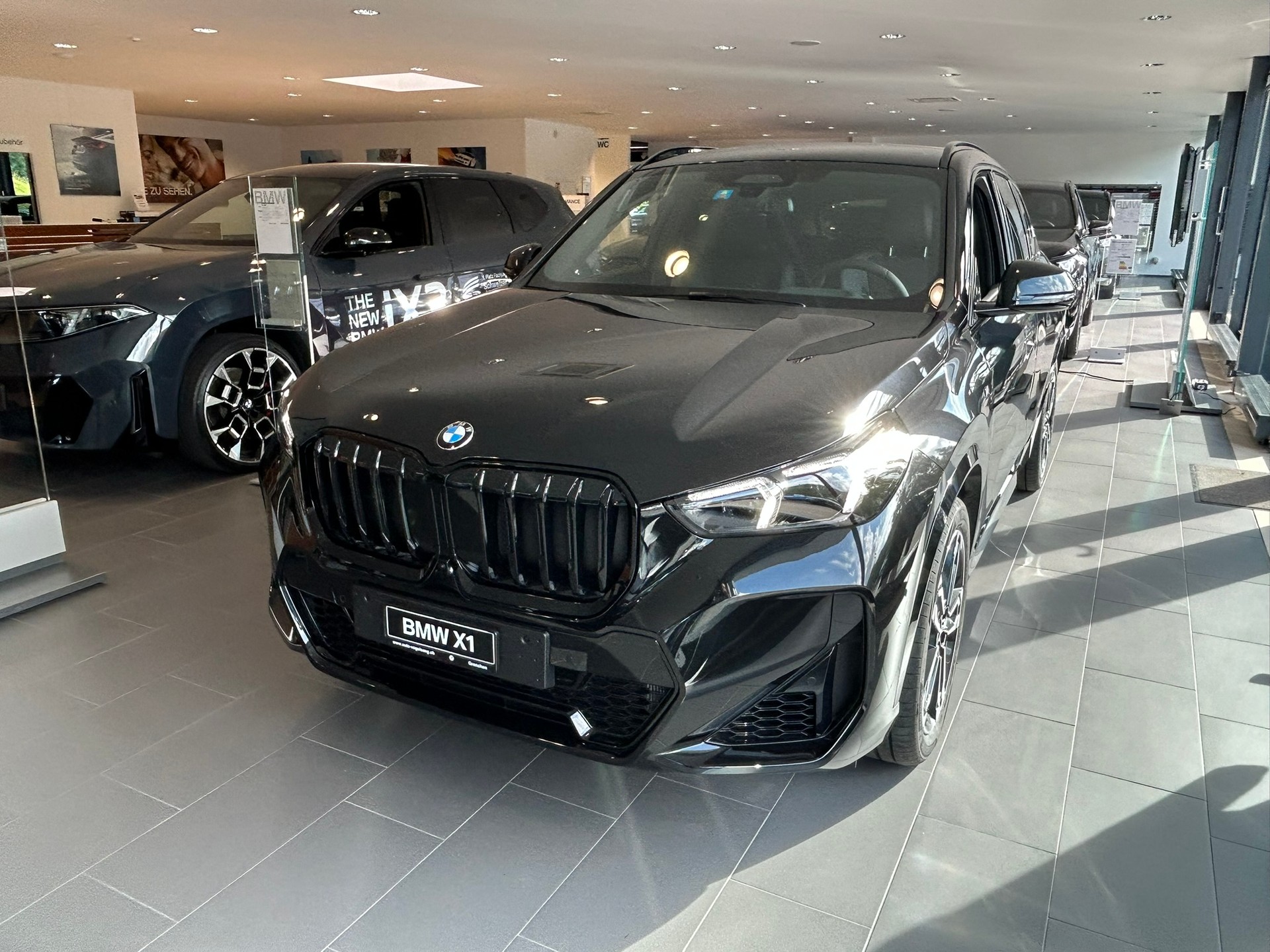 BMW X1 xDrive 23i 48V M Sport Pro-image-4