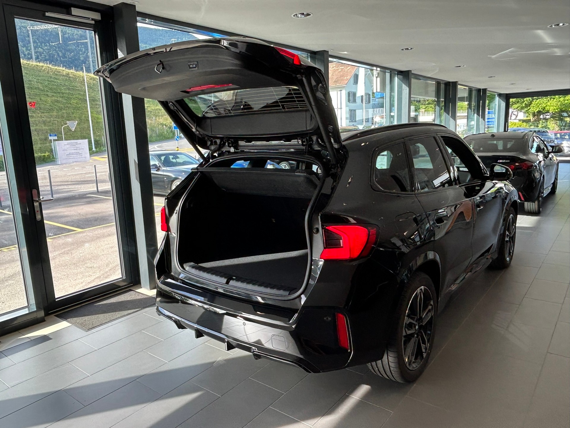 BMW X1 xDrive 23i 48V M Sport Pro-image-11
