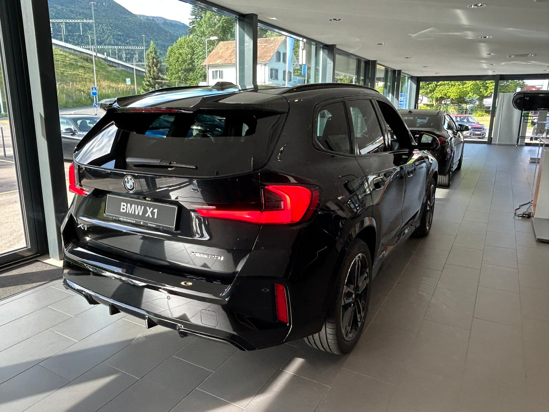 BMW X1 xDrive 23i 48V M Sport Pro-image-5