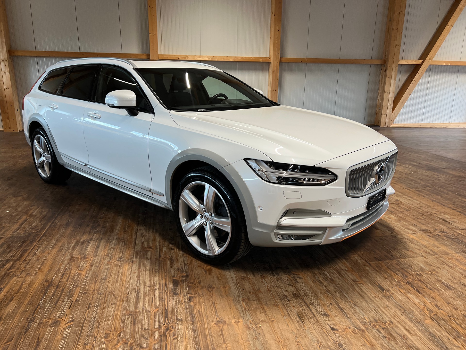 VOLVO V90 Cross Country D5 Ocean Race AWD Geartronic-image-2