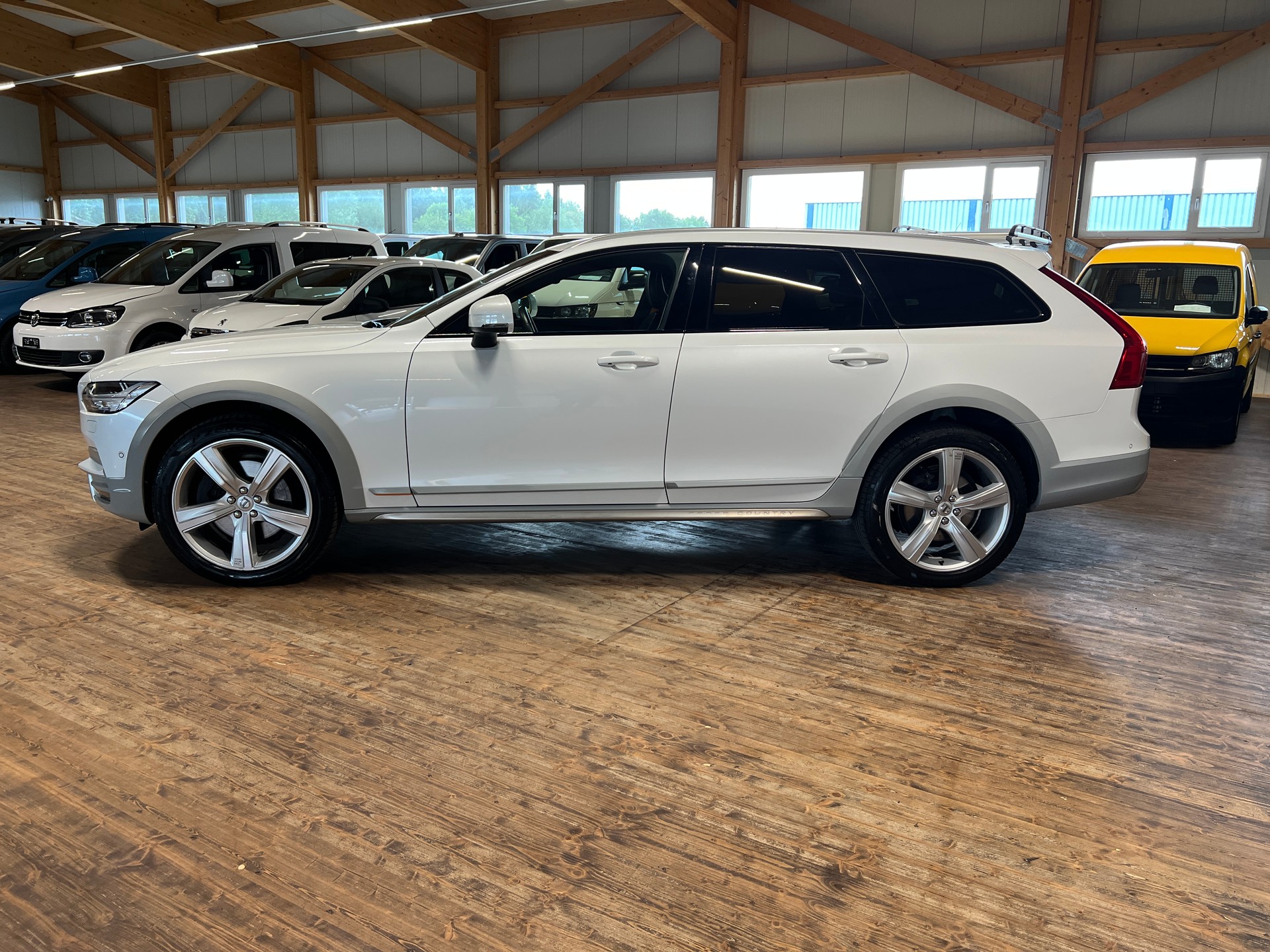 VOLVO V90 Cross Country D5 Ocean Race AWD Geartronic-image-7