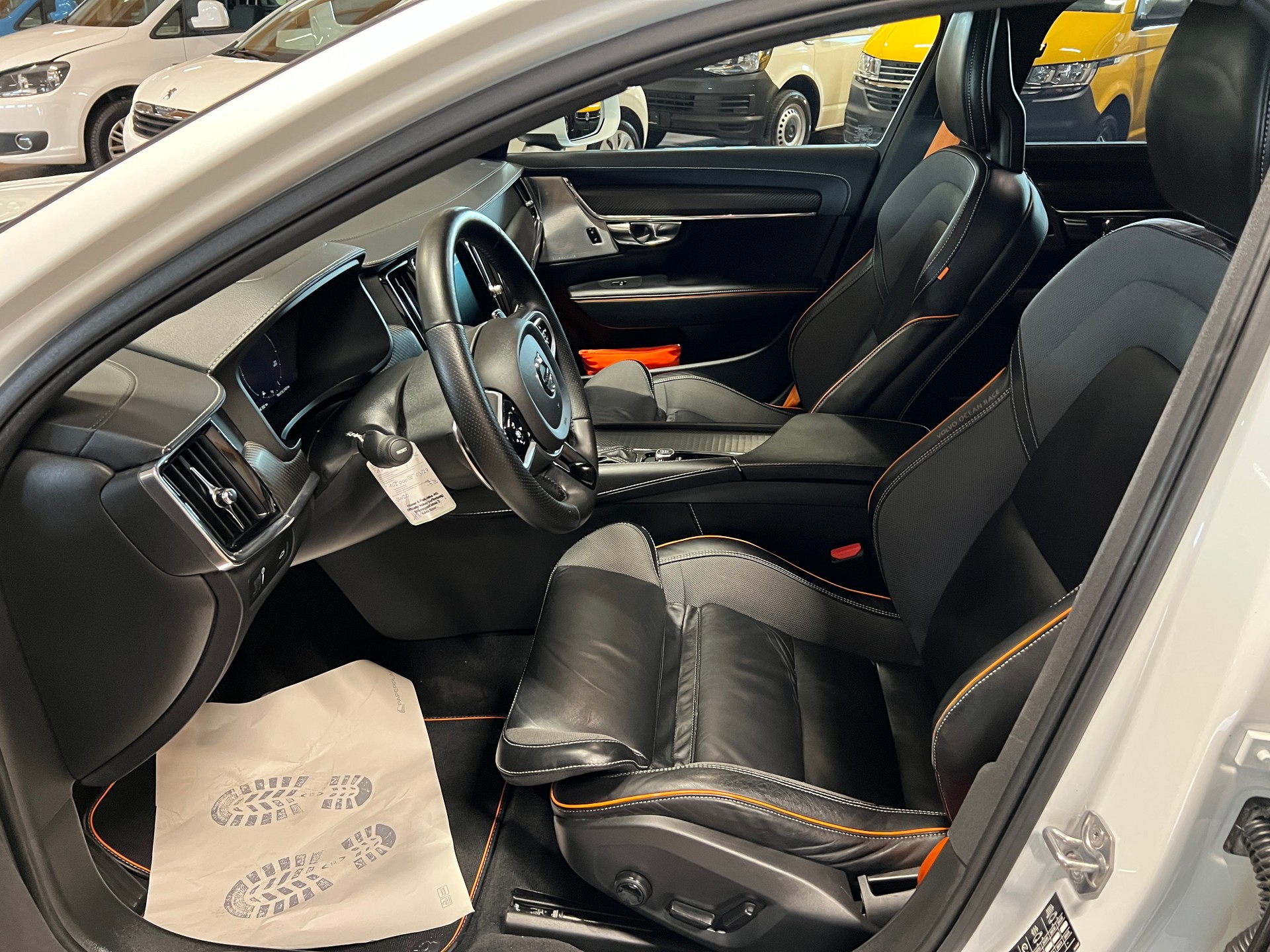 VOLVO V90 Cross Country D5 Ocean Race AWD Geartronic-image-8