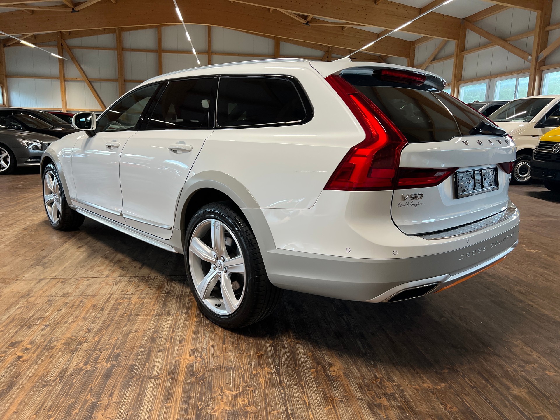 VOLVO V90 Cross Country D5 Ocean Race AWD Geartronic-image-6