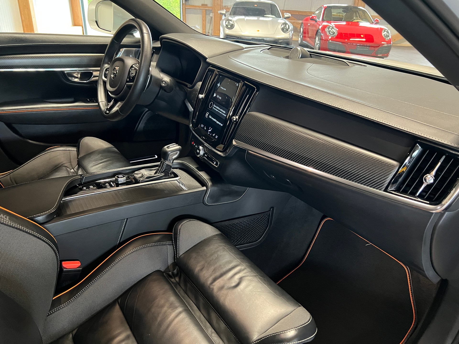 VOLVO V90 Cross Country D5 Ocean Race AWD Geartronic-image-12