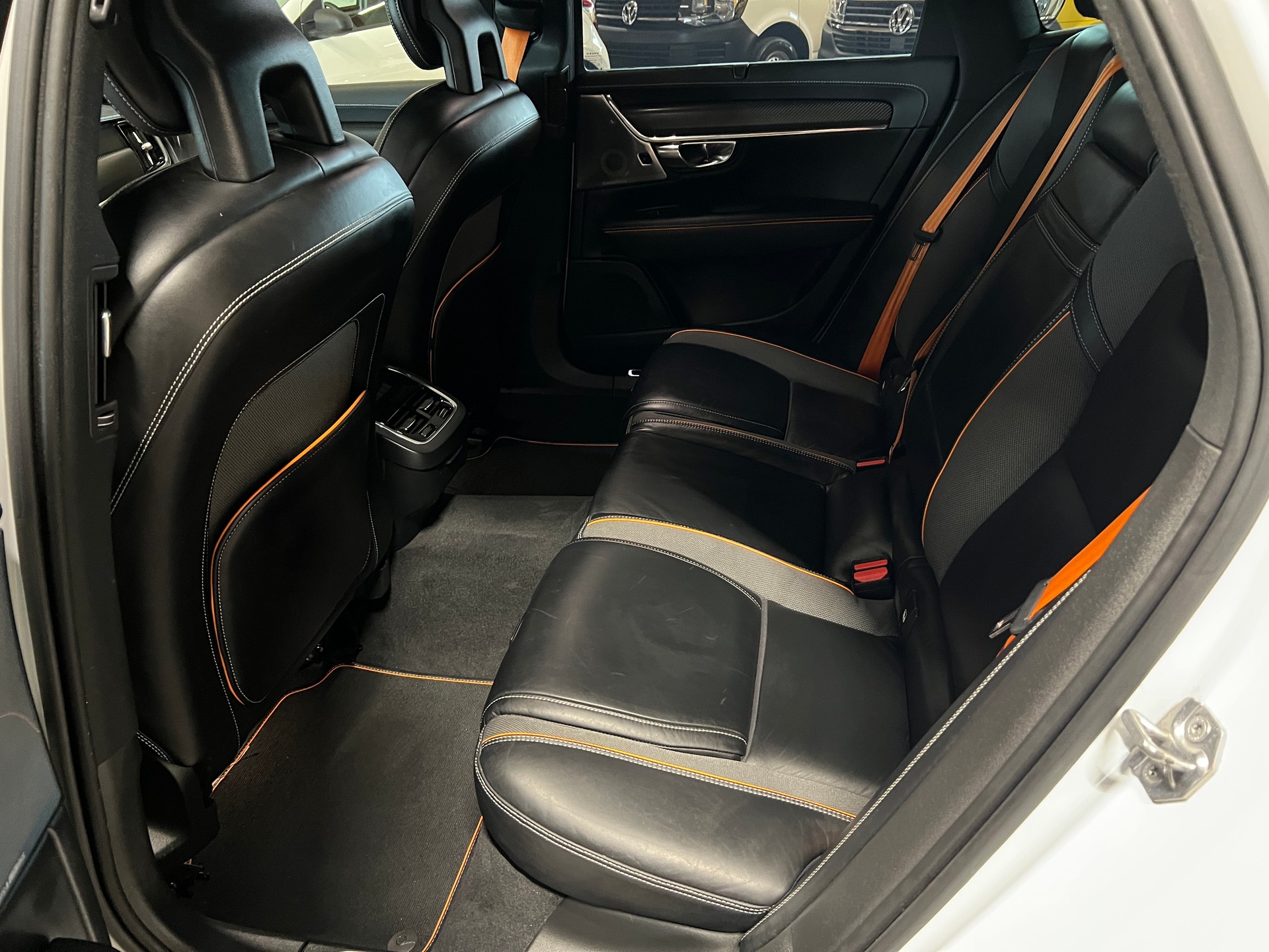 VOLVO V90 Cross Country D5 Ocean Race AWD Geartronic-image-14