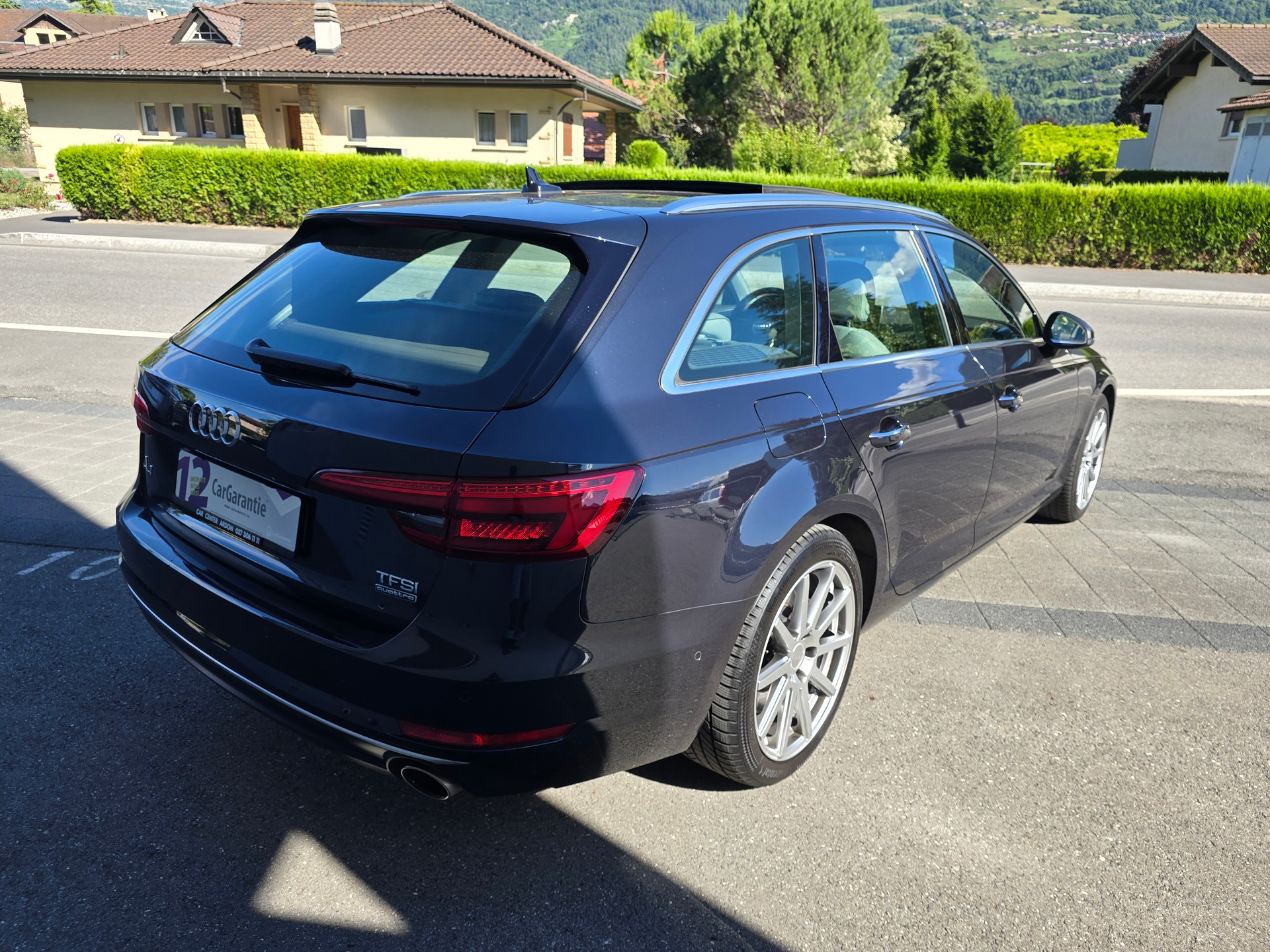AUDI A4 Avant 2.0 TFSI Design quattro S-tronic-image-5