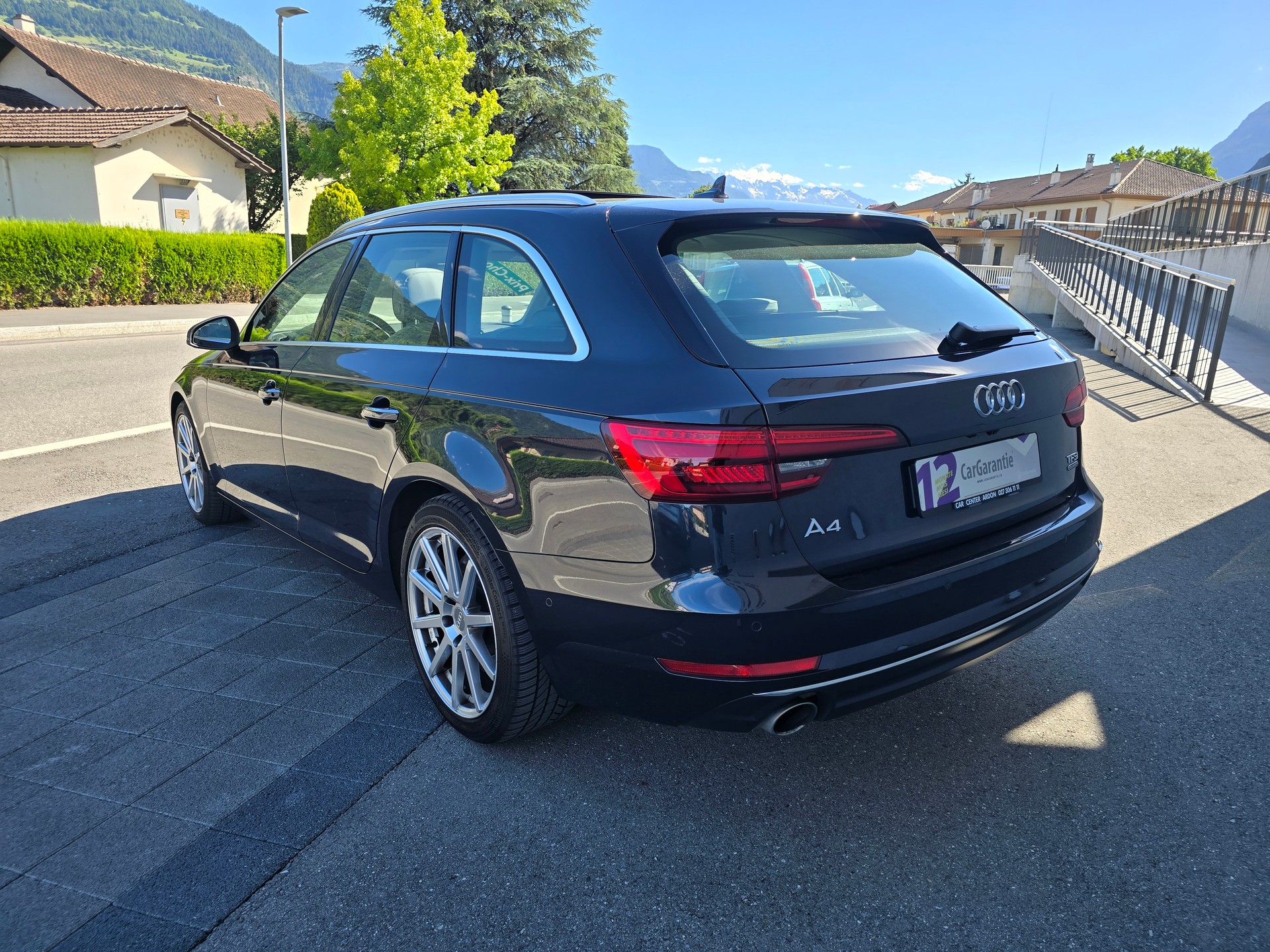 AUDI A4 Avant 2.0 TFSI Design quattro S-tronic-image-3