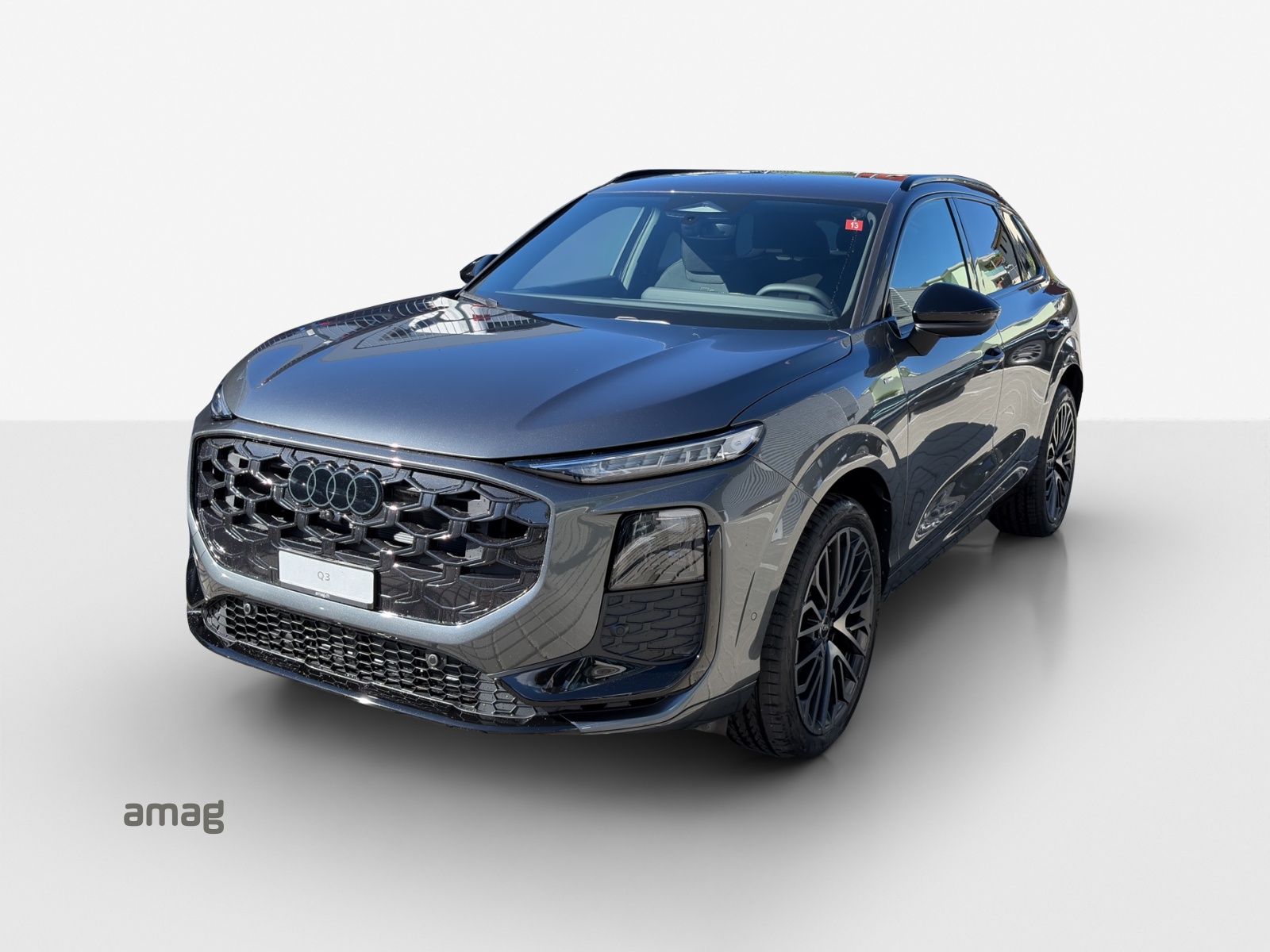 AUDI Q3 SUV 110 kW TFSI S tronic-image-0