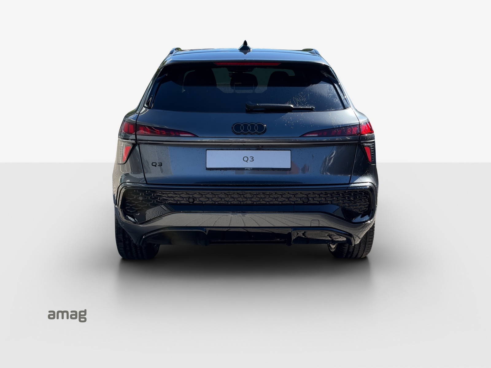 AUDI Q3 SUV 110 kW TFSI S tronic-image-3