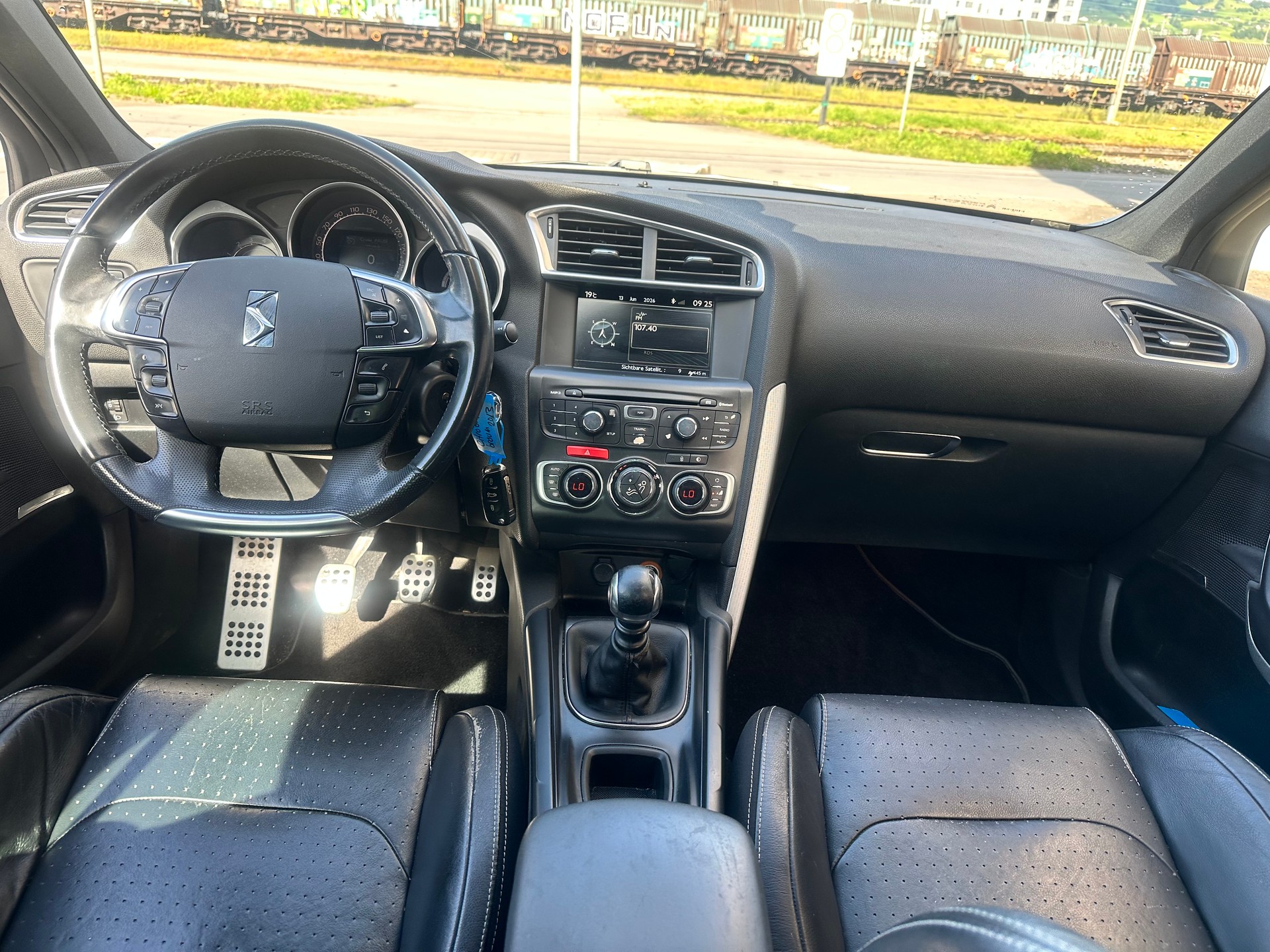DS AUTOMOBILES DS4 1.6 THP Sport Chic-image-11
