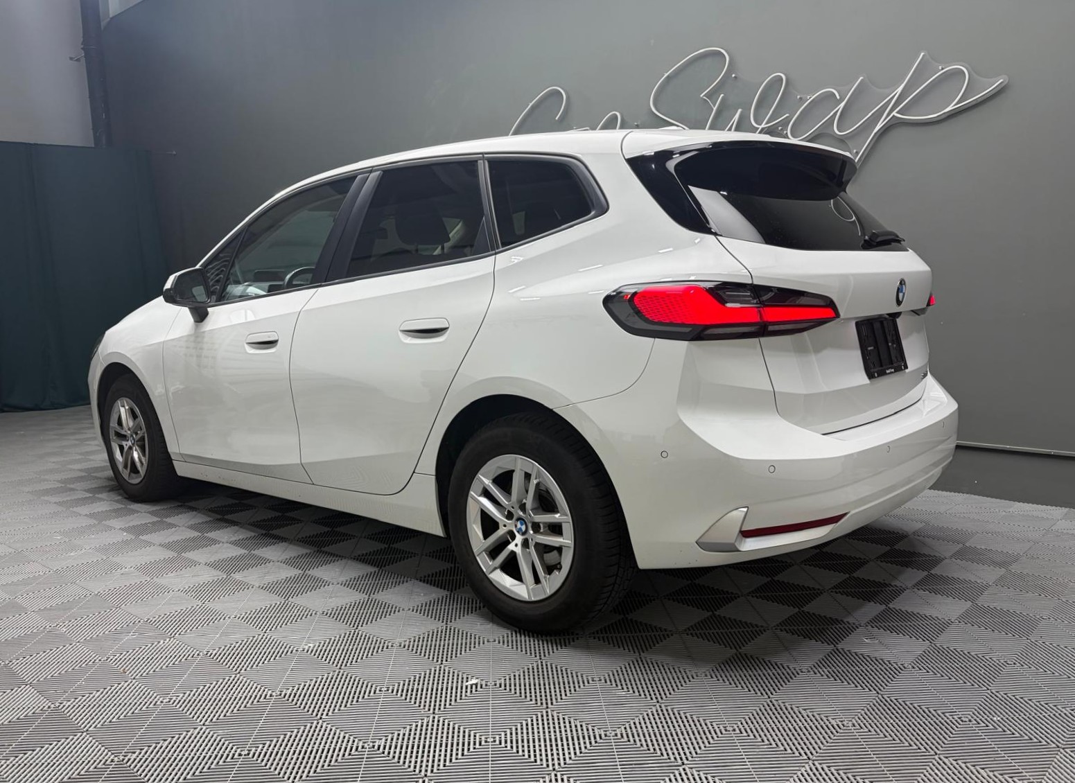 BMW 218i Active Tourer M Sport DKG-image-8