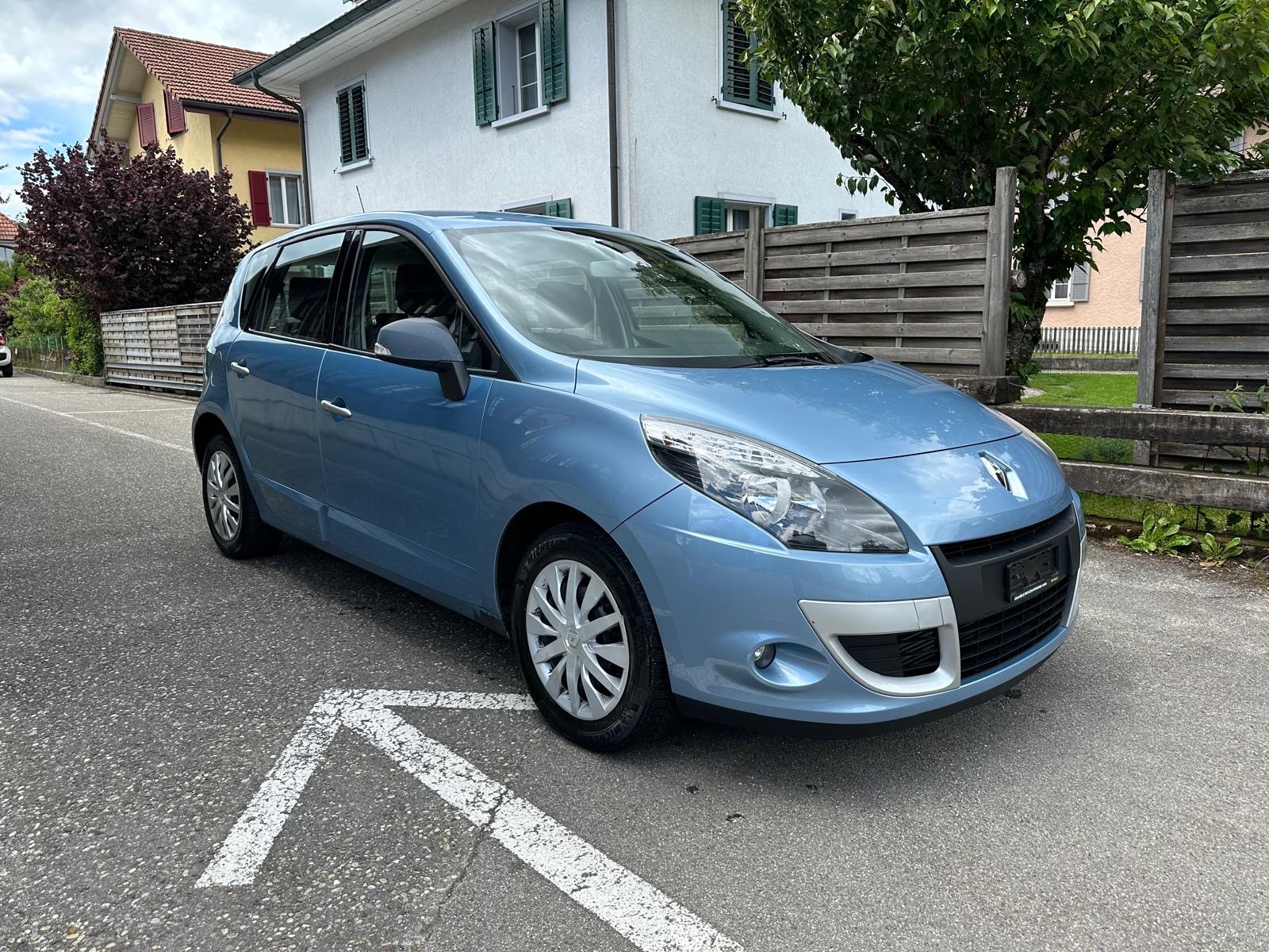 RENAULT Scénic 1.4 16V Turbo Dynamique-image-0