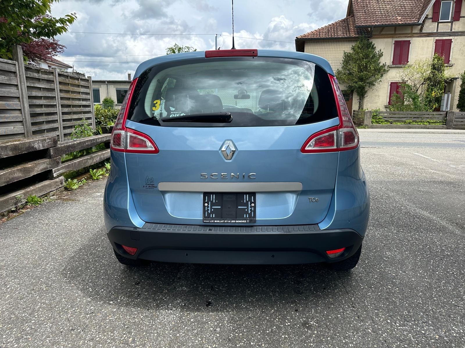 RENAULT Scénic 1.4 16V Turbo Dynamique-image-4
