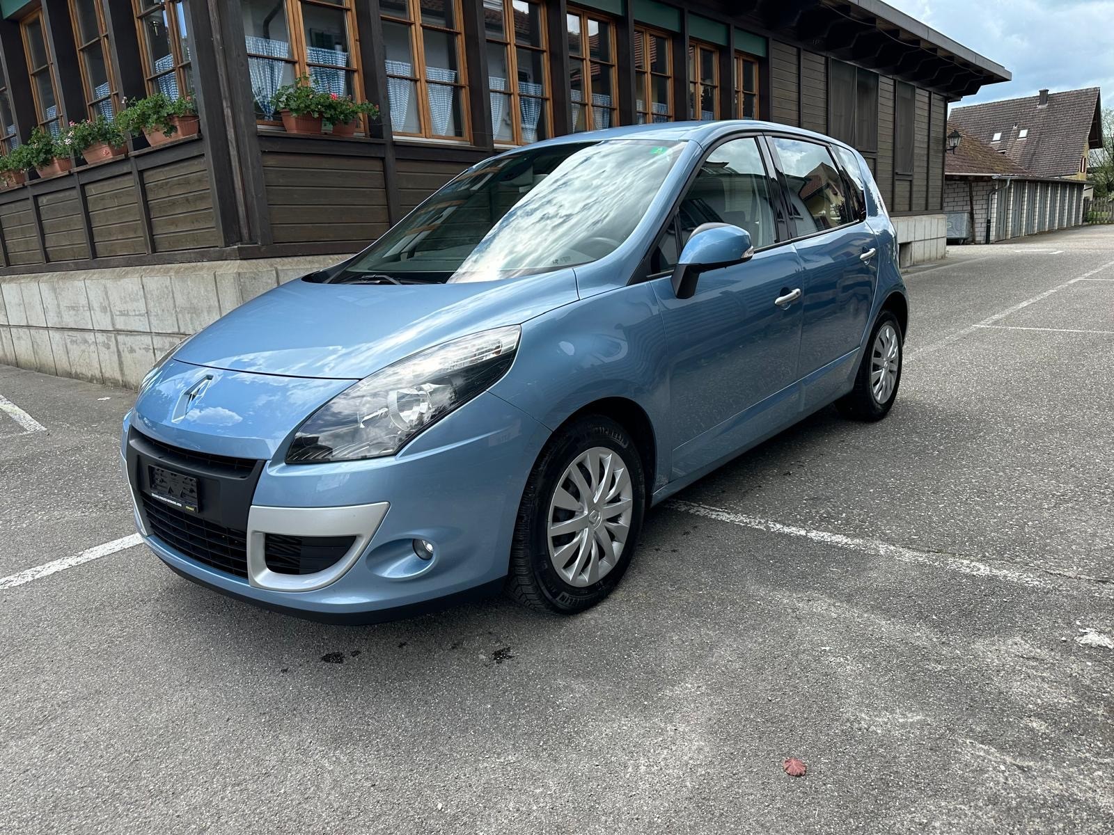 RENAULT Scénic 1.4 16V Turbo Dynamique-image-1