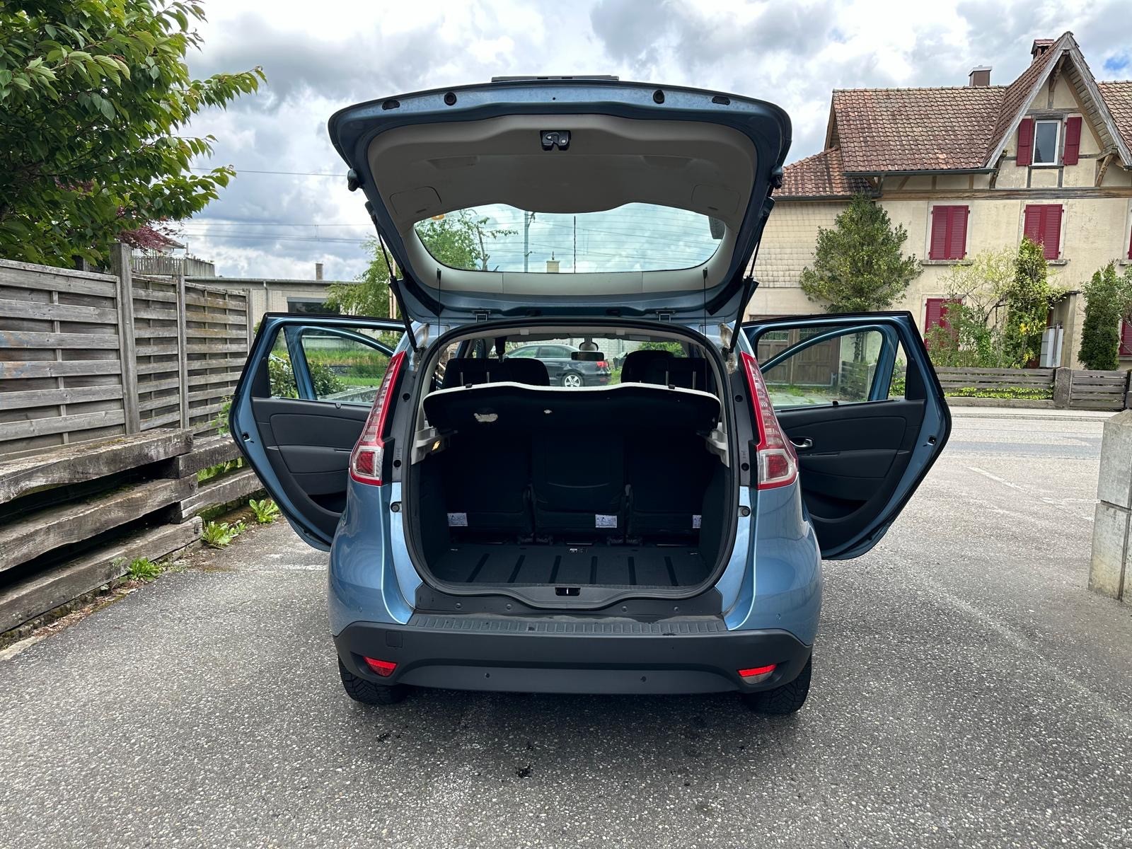 RENAULT Scénic 1.4 16V Turbo Dynamique-image-6