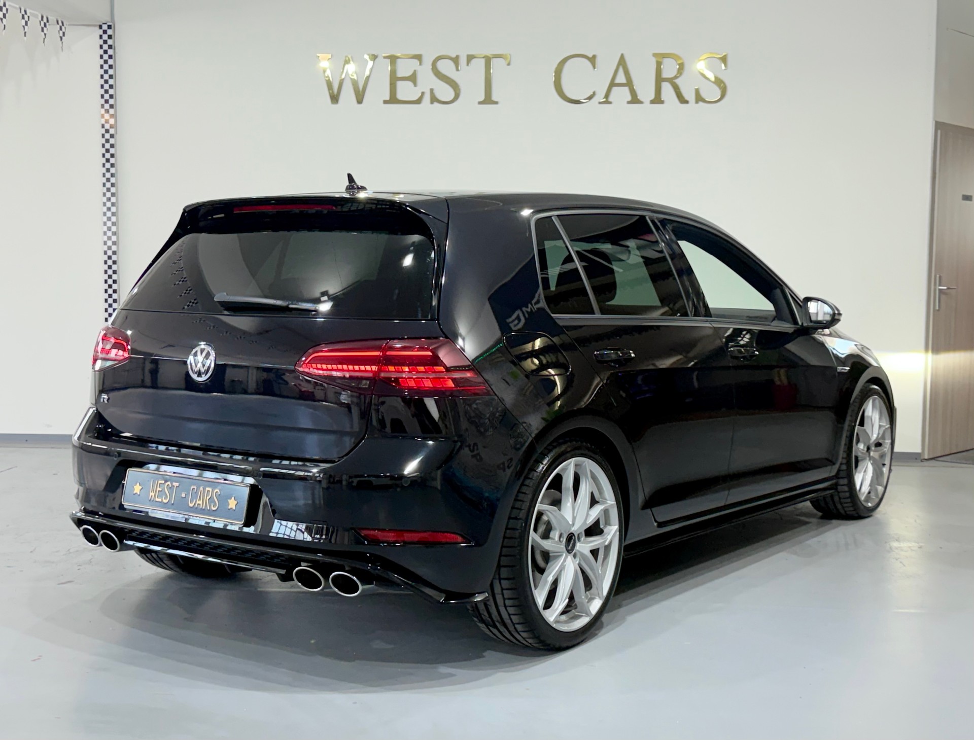 VW Golf 2.0 TSI R 4Motion DSG Facelift-image-3