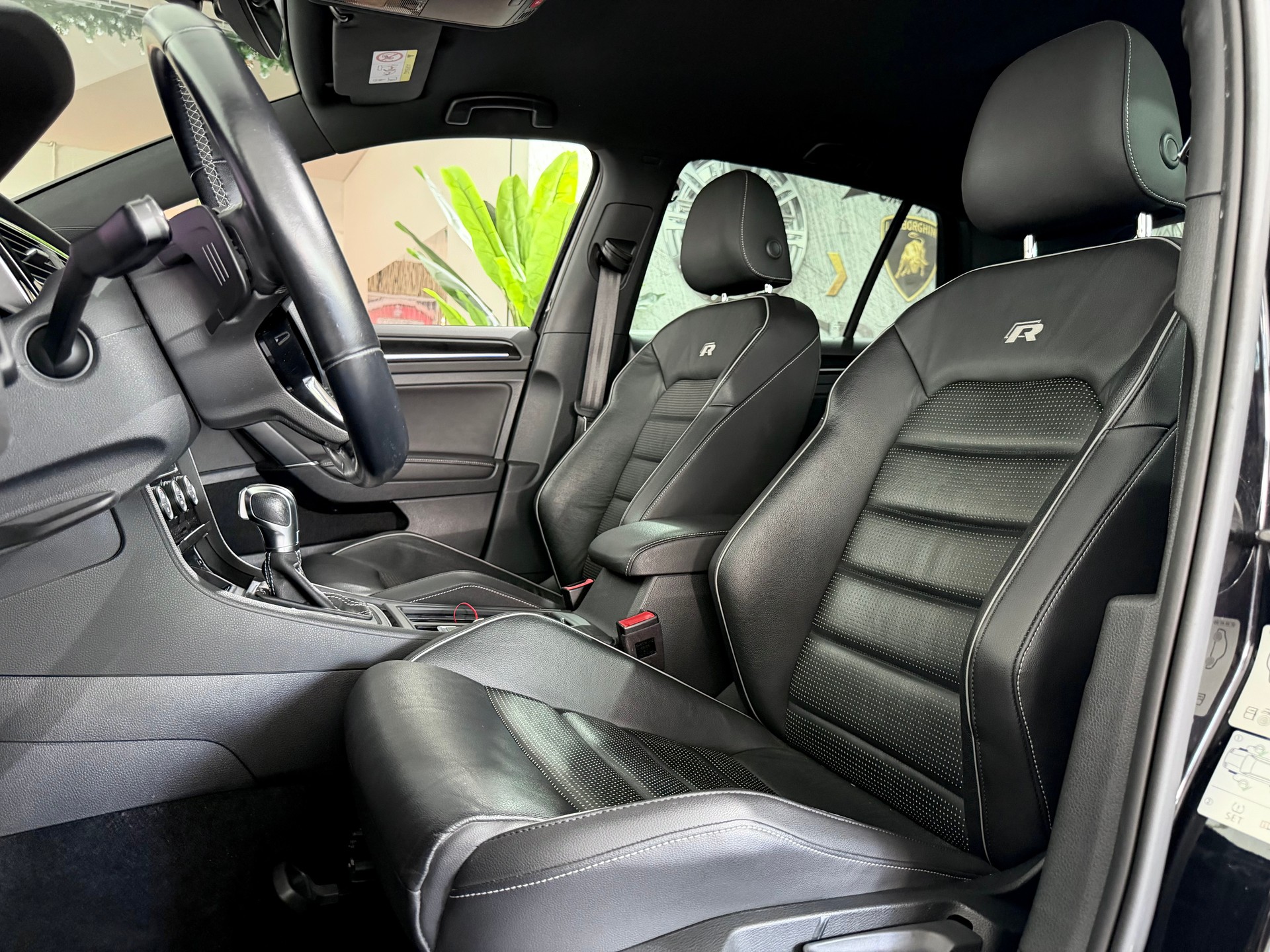 VW Golf 2.0 TSI R 4Motion DSG Facelift-image-8