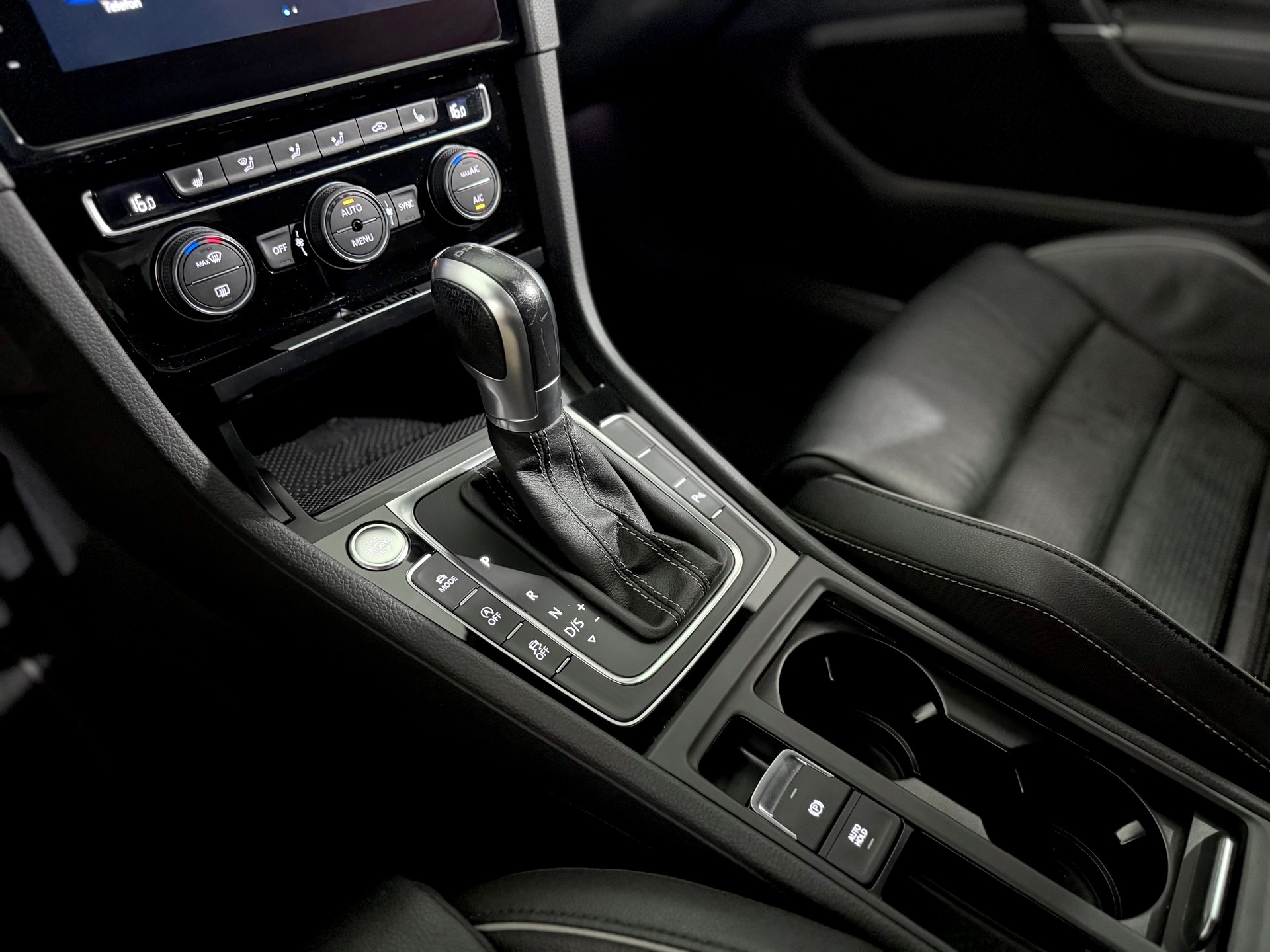 VW Golf 2.0 TSI R 4Motion DSG Facelift-image-11
