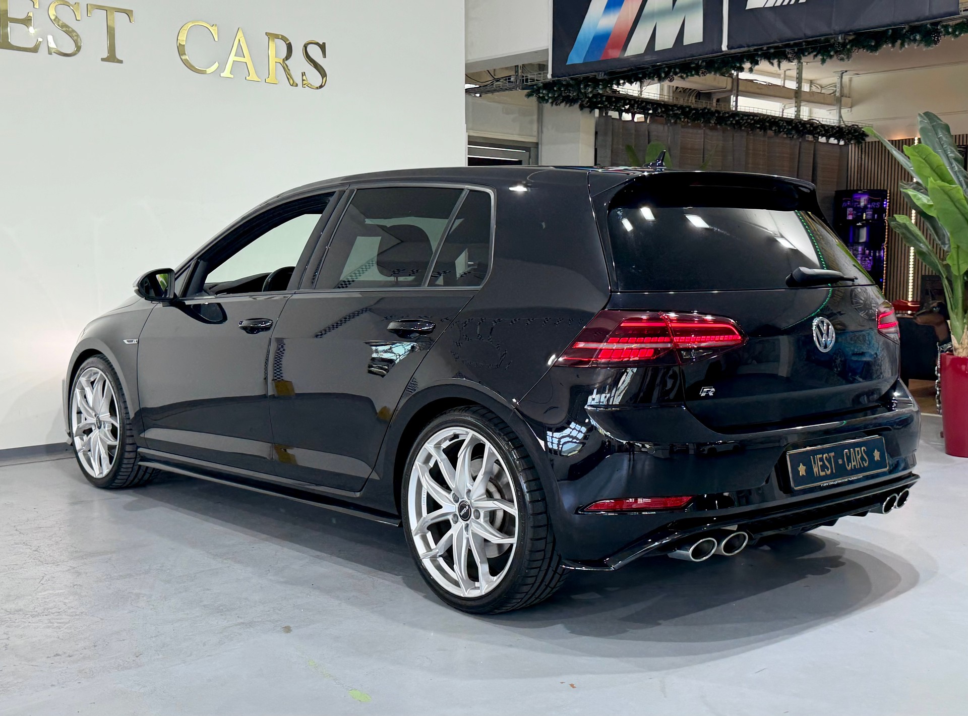 VW Golf 2.0 TSI R 4Motion DSG Facelift-image-4