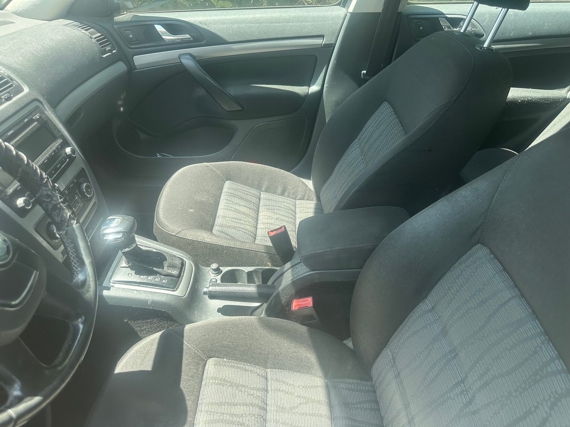 SKODA Octavia Combi 1.6 TDI Clever DSG-image-13