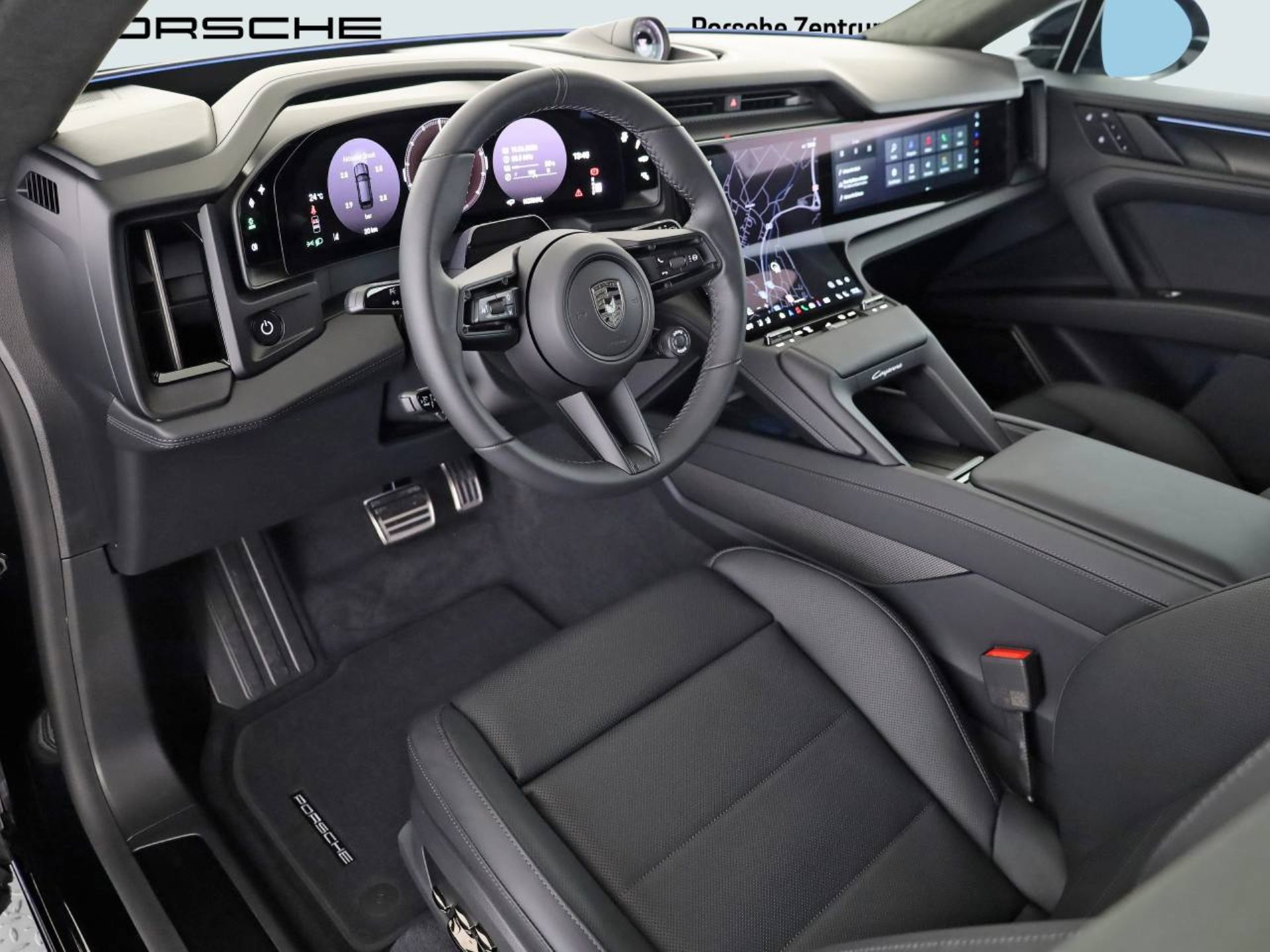 PORSCHE Cayenne Turbo Electric-showroom-element-3