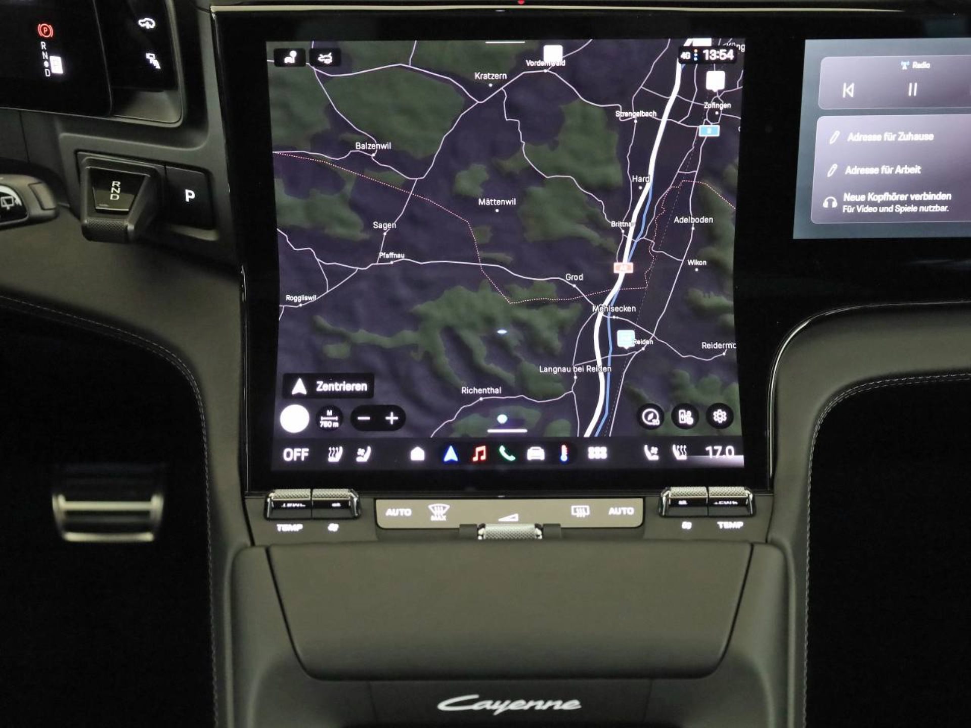 PORSCHE Cayenne Turbo Electric-image-16