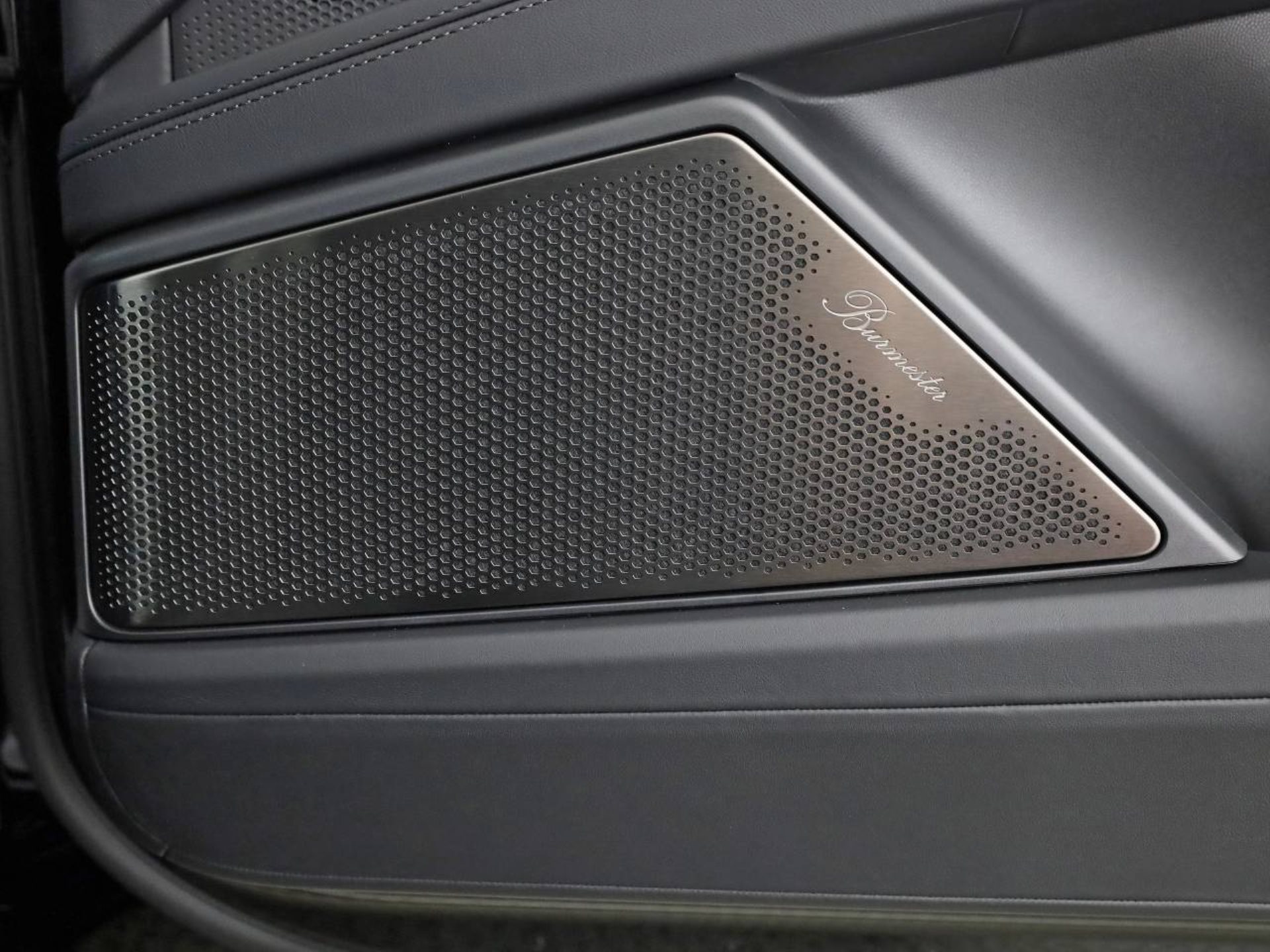 PORSCHE Cayenne Turbo Electric-image-13