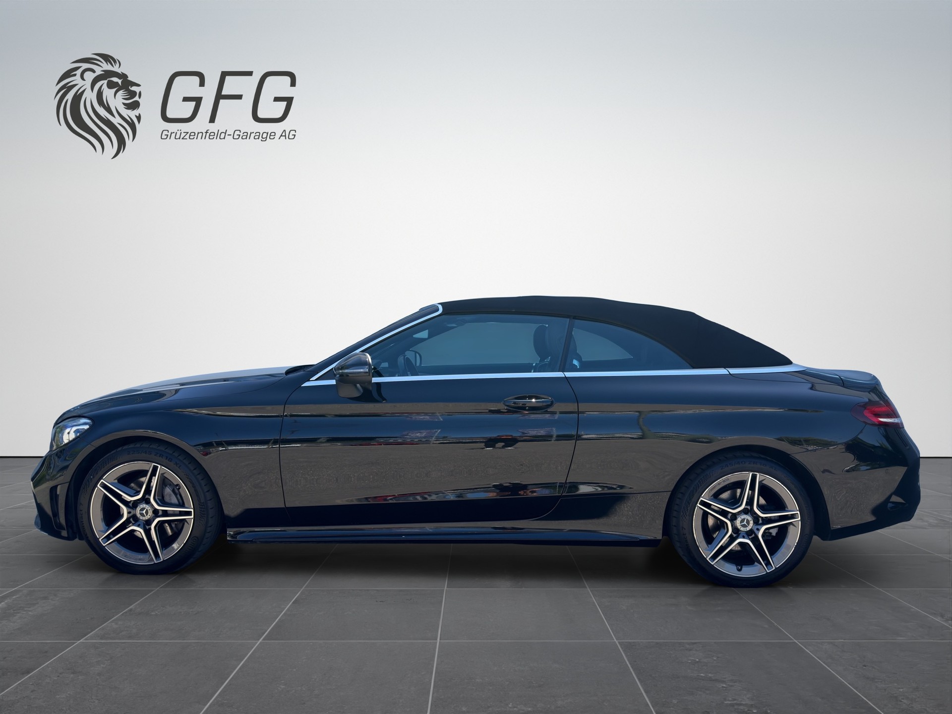 MERCEDES-BENZ C-Klasse A205 Cabriolet C 200 AMG Line 4matic-image-2