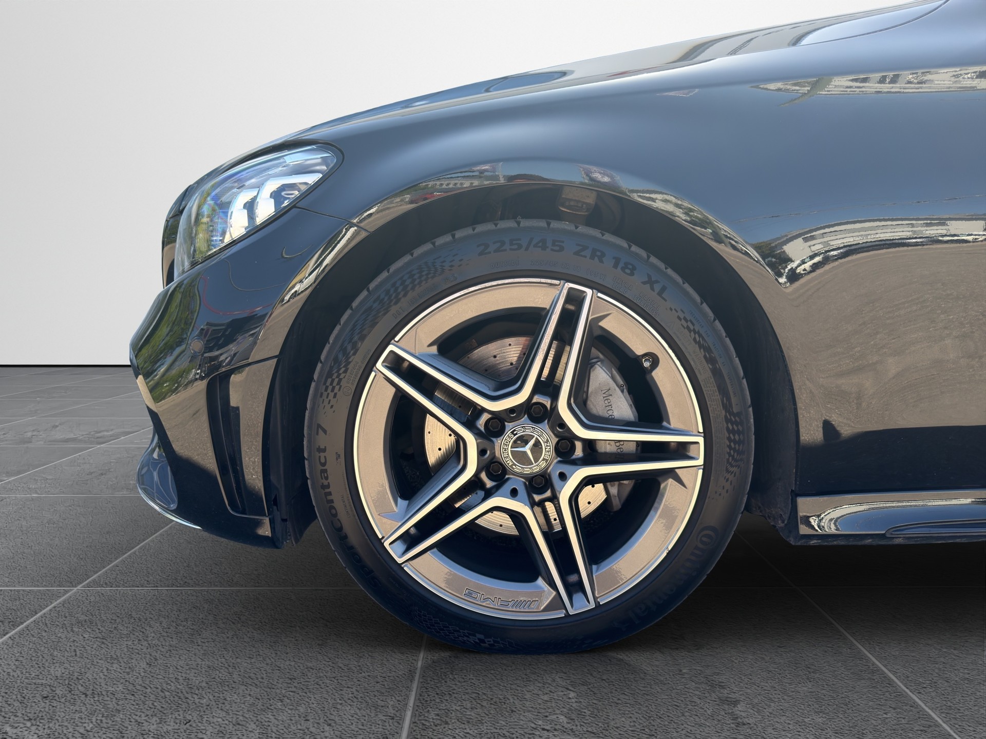 MERCEDES-BENZ C-Klasse A205 Cabriolet C 200 AMG Line 4matic-image-12