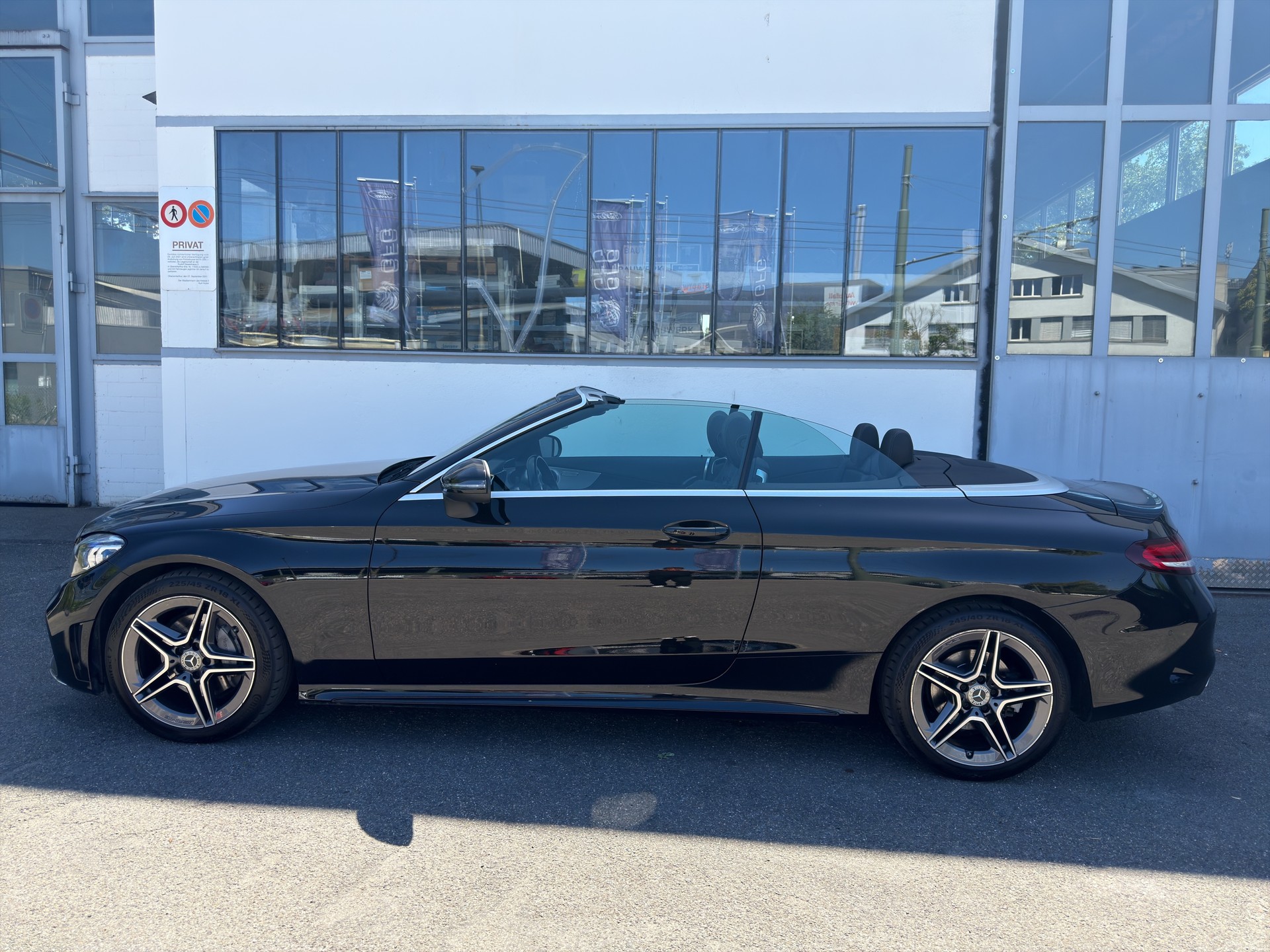MERCEDES-BENZ C-Klasse A205 Cabriolet C 200 AMG Line 4matic-image-15