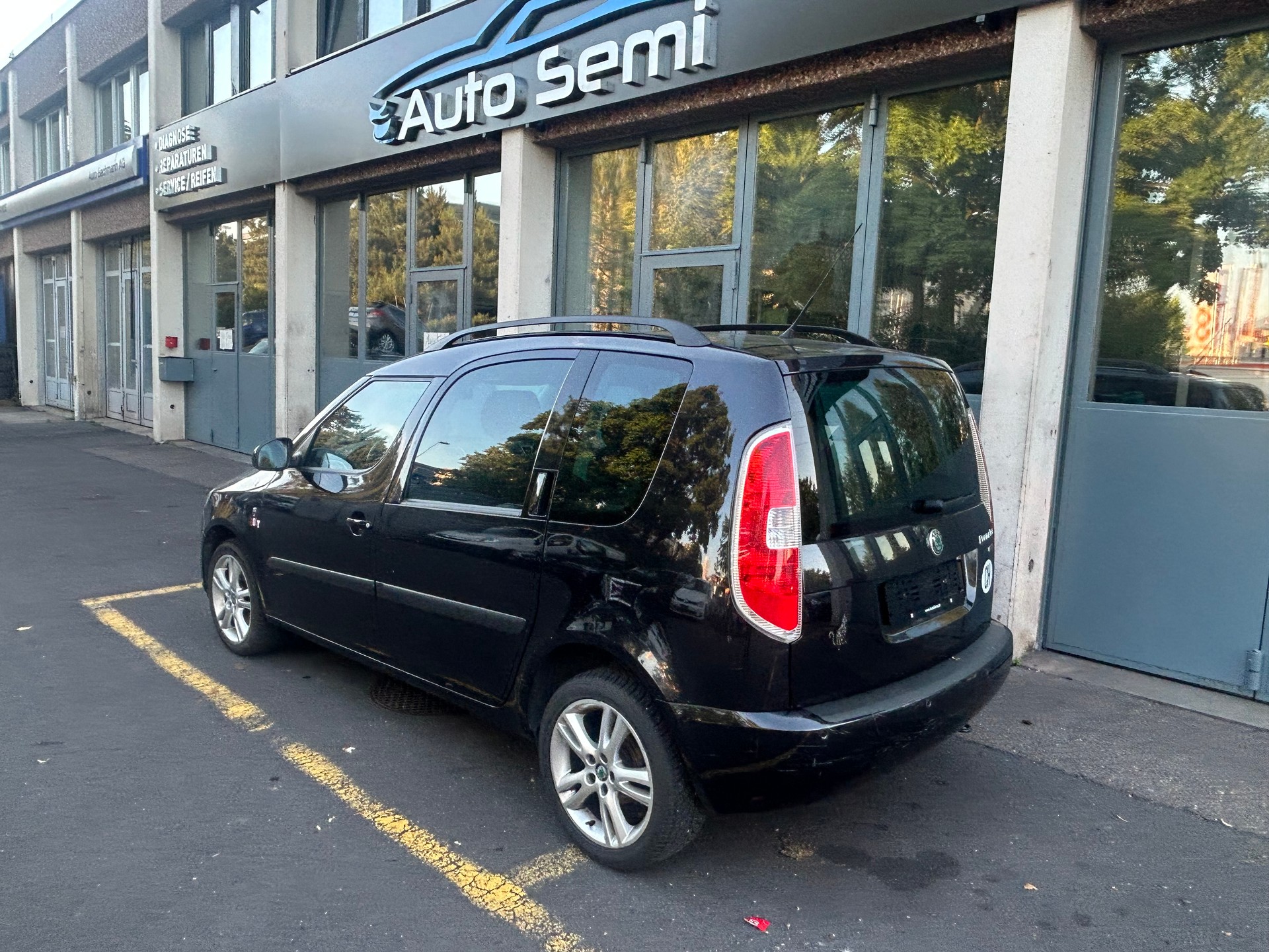 SKODA Roomster 1.6 Cooly Automatic-image-6