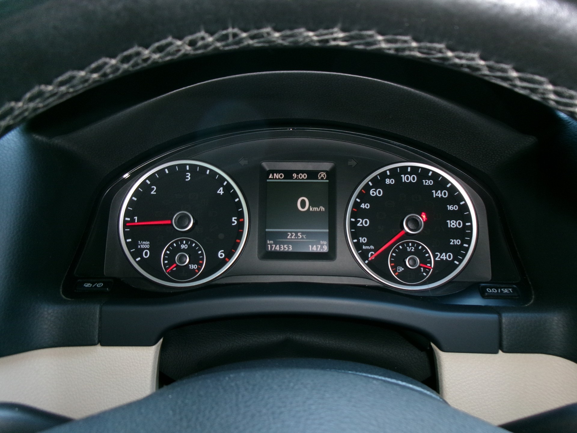 VW Tiguan 2.0 TDI BlueMotion Sport&Style 4Motion DSG-image-7