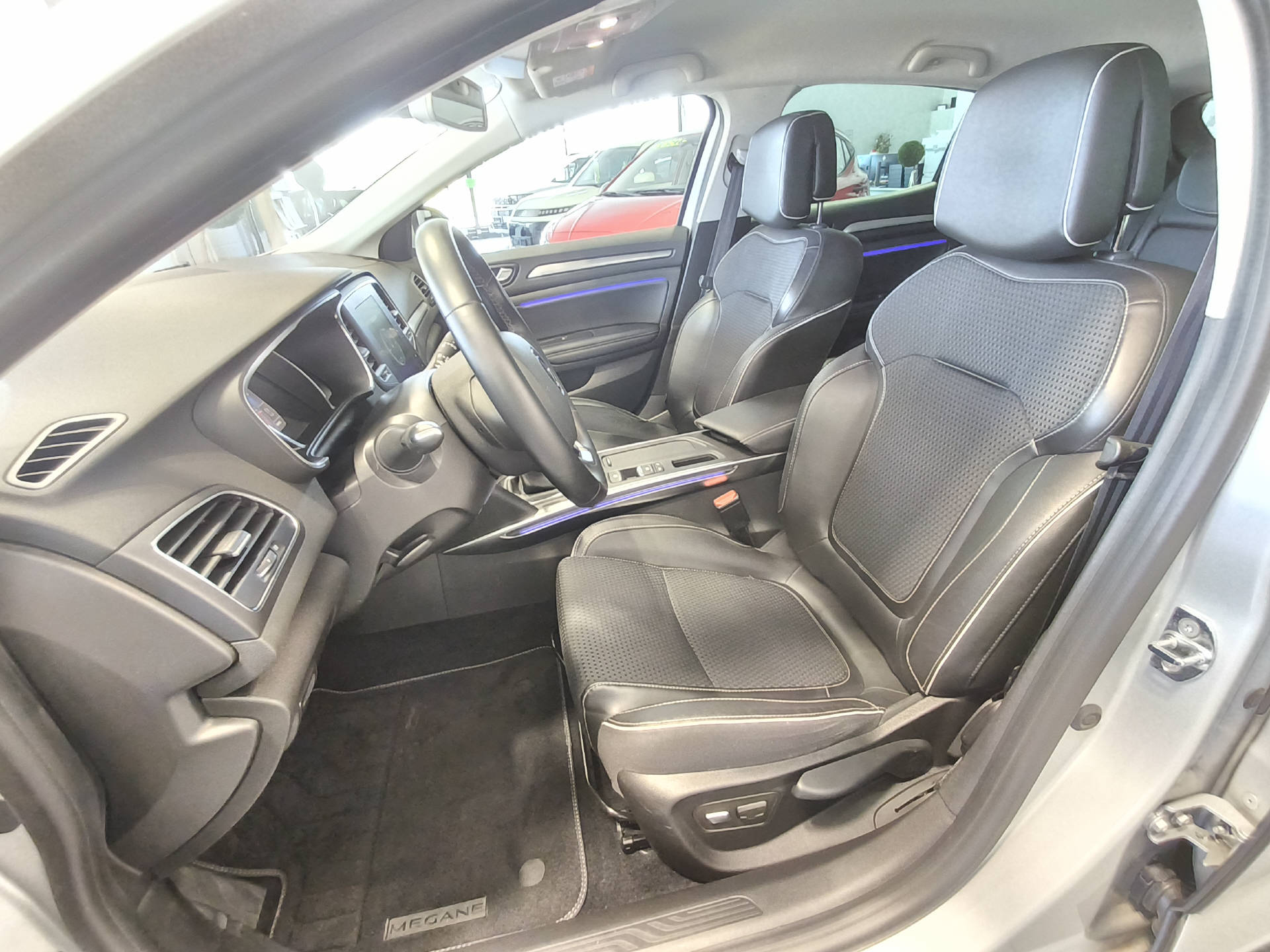 RENAULT Mégane 1.2 TCe 130 Bose-image-16