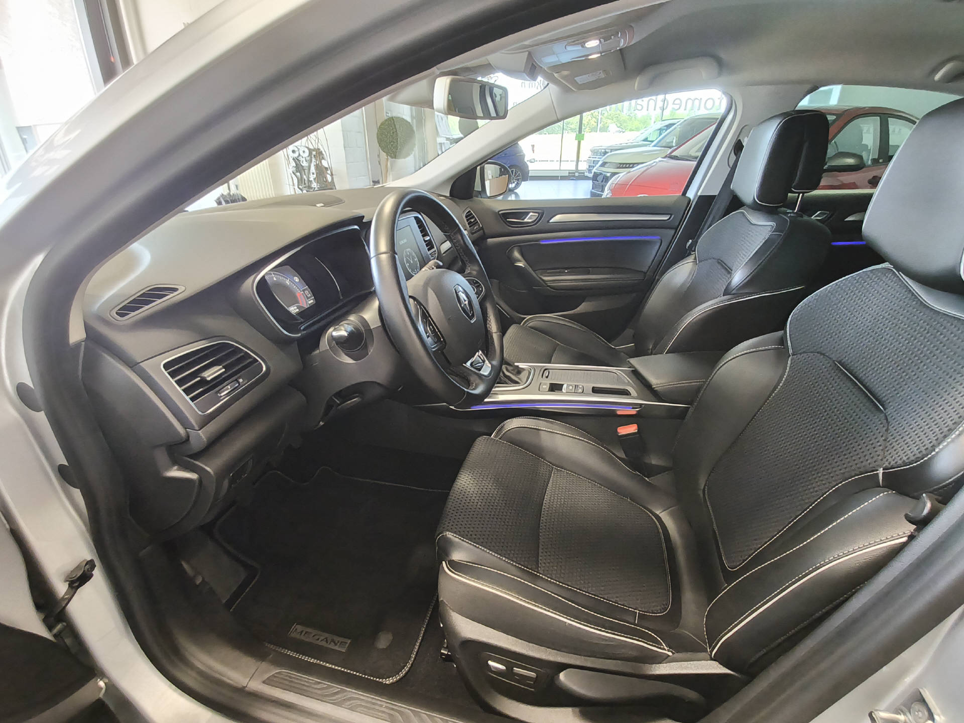 RENAULT Mégane 1.2 TCe 130 Bose-image-15