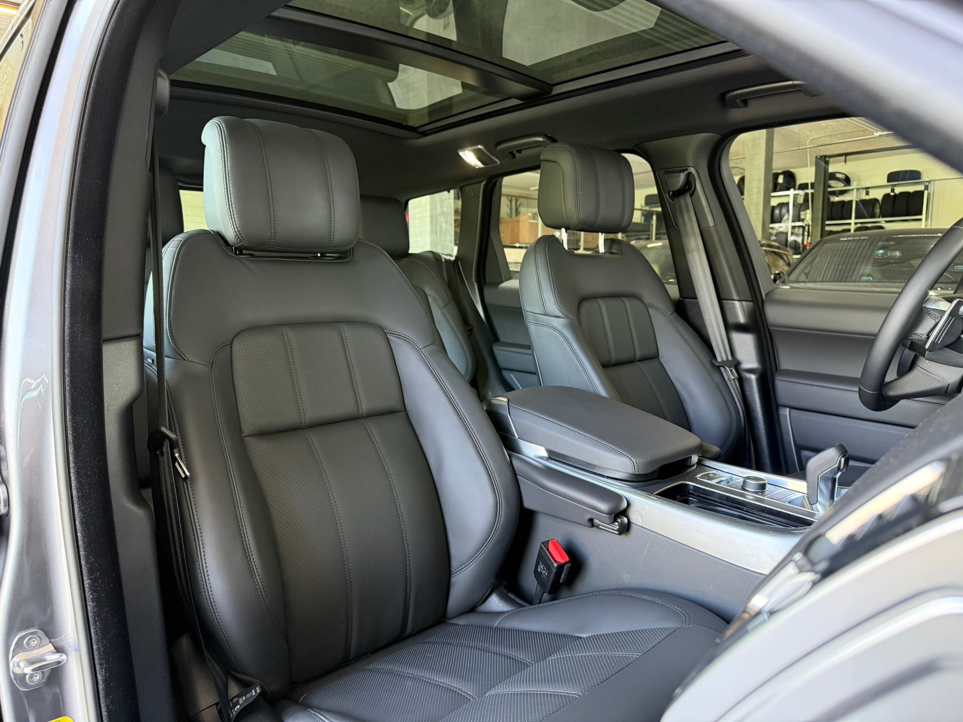 LAND ROVER Range Rover Sport P400e 2.0 I4 PHEV HSE Dynamic Aut.-image-12