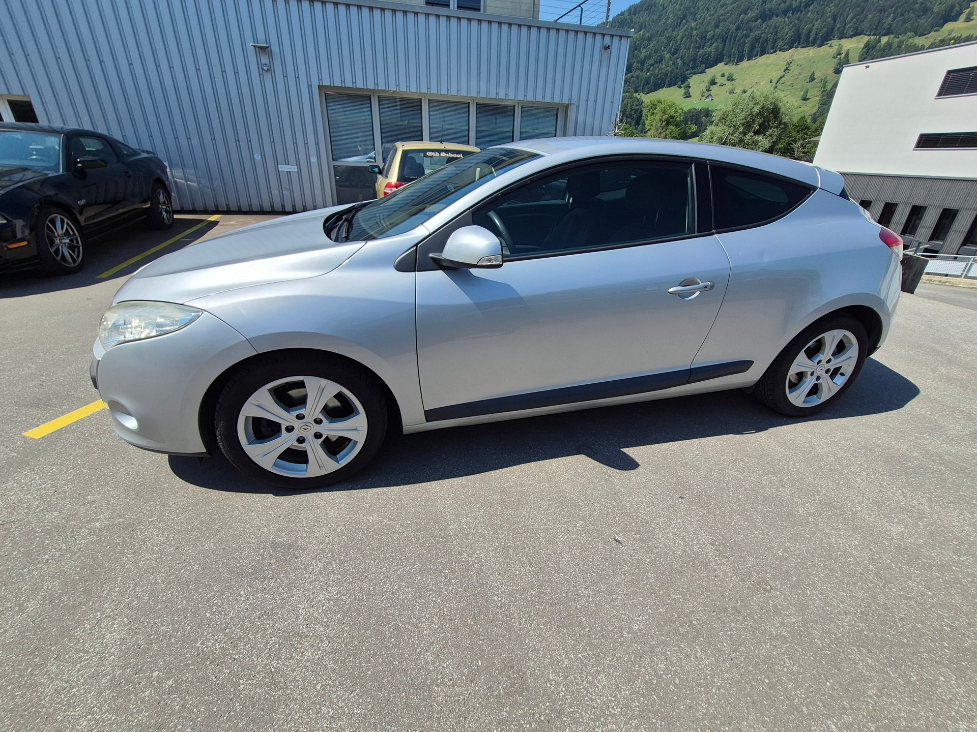 RENAULT Mégane Coupé 2.0 16V Turbo Dynamique-image-3