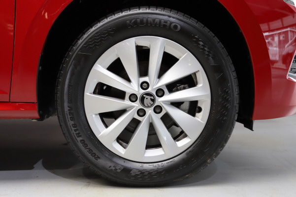 SKODA Kamiq 1.0 TSI Selection-image-12