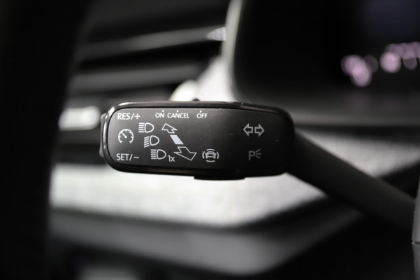 SKODA Kamiq 1.0 TSI Selection-image-13