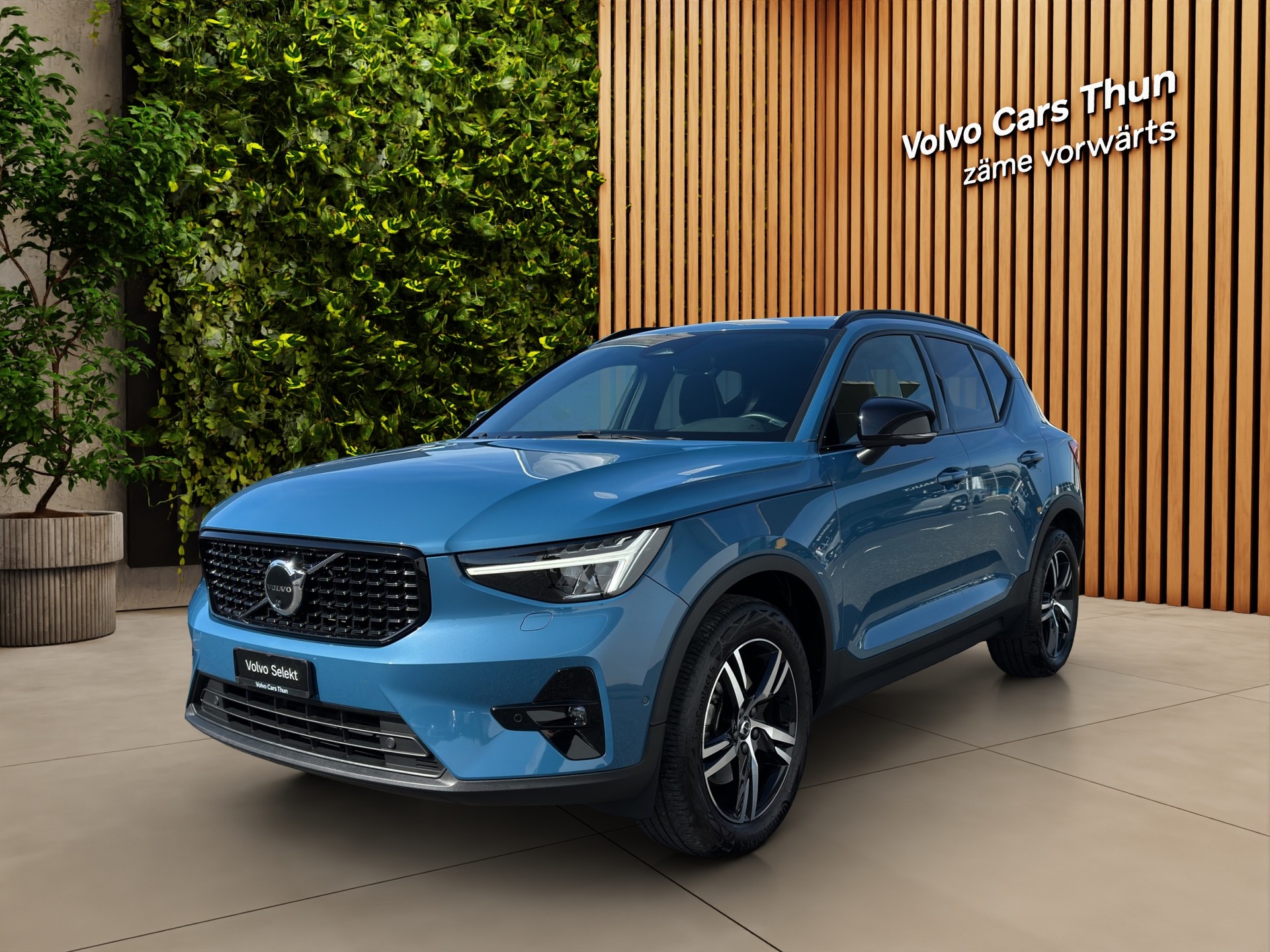 VOLVO XC40 2.0 B4 MH Plus Dark AWD-image-0