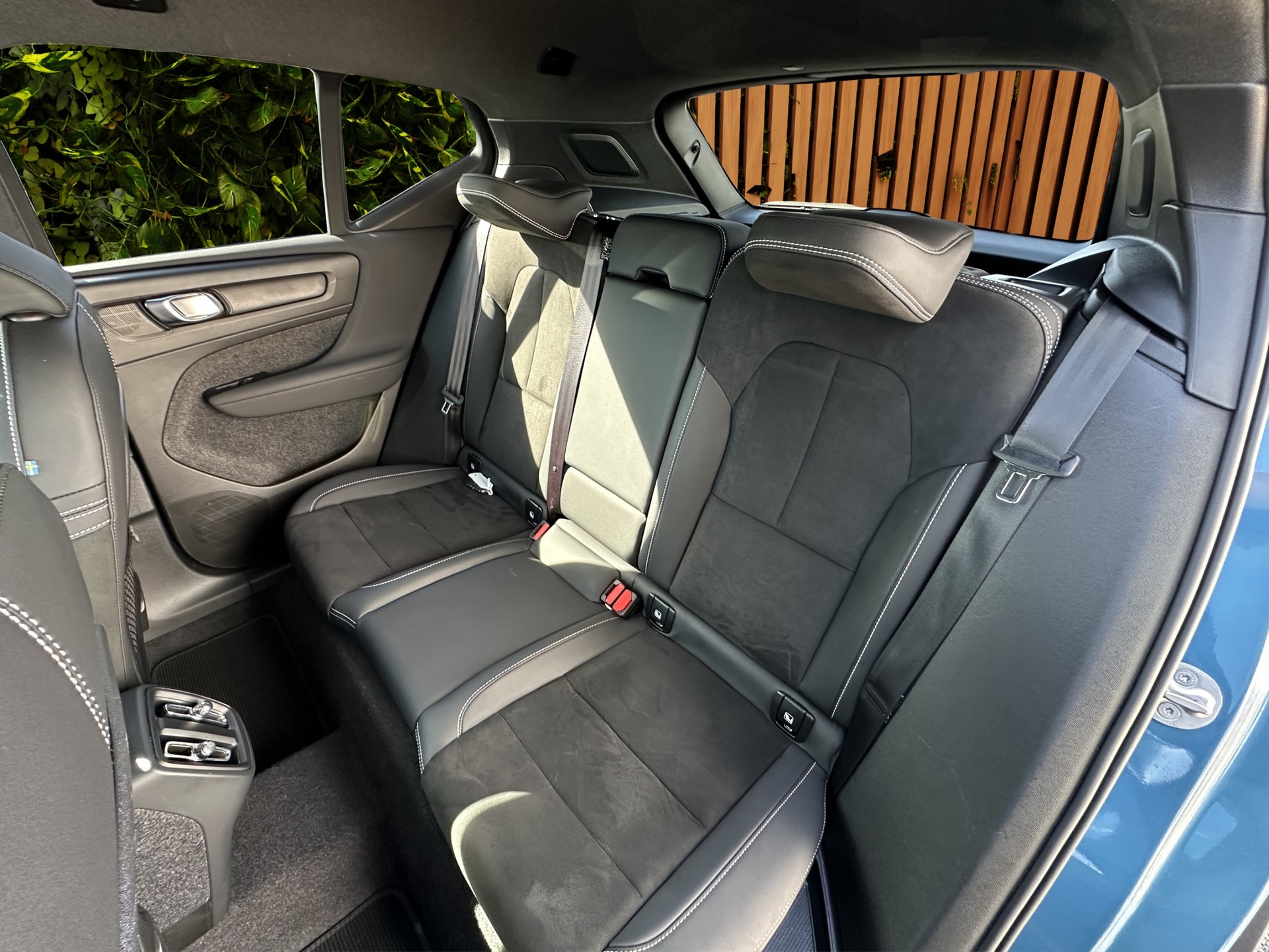 VOLVO XC40 2.0 B4 MH Plus Dark AWD-image-13